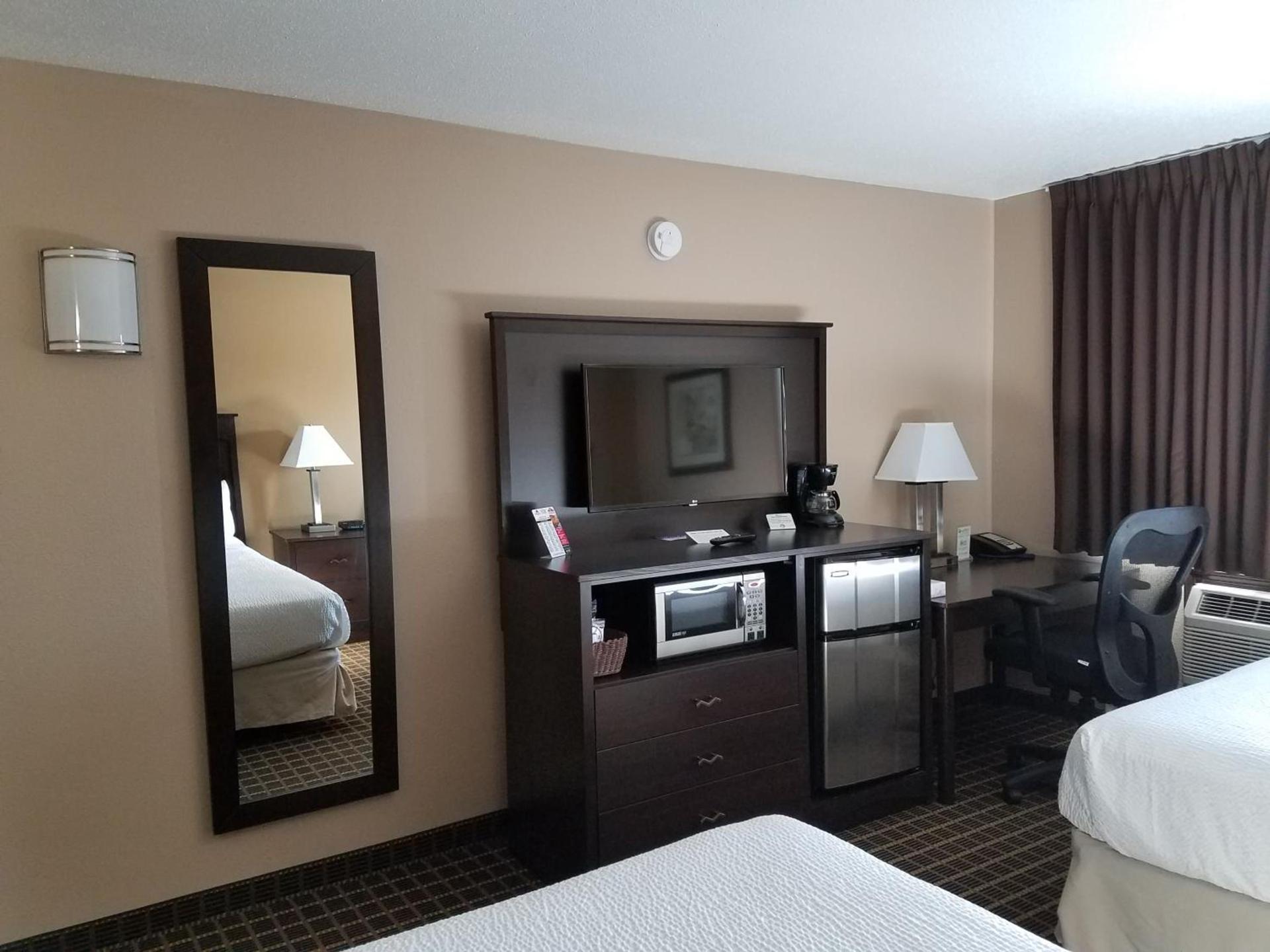 Americas Best Value Inn and Suites Bismarck photo 22