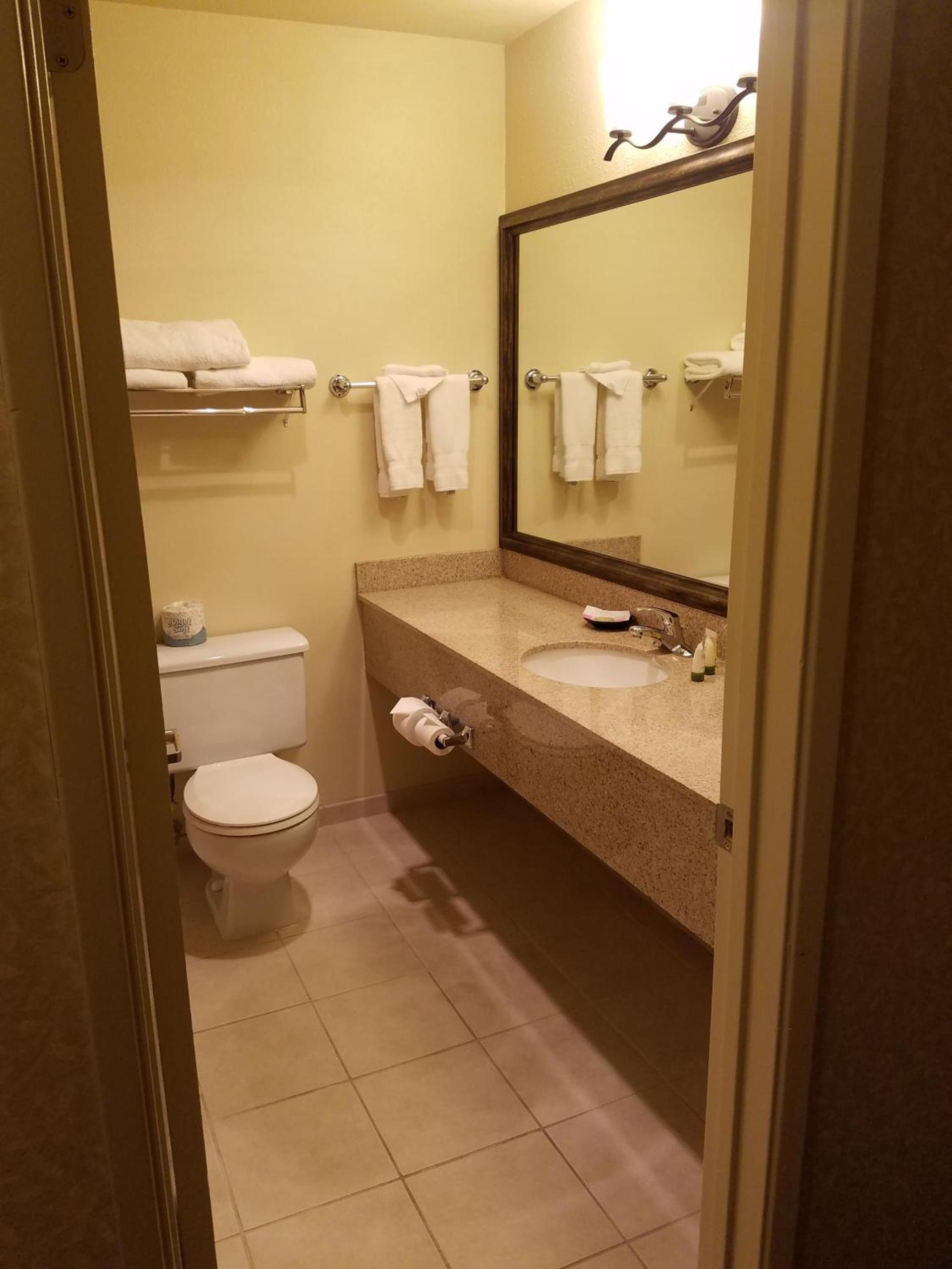 Best Western Plus Rivershore Hotel photo 45