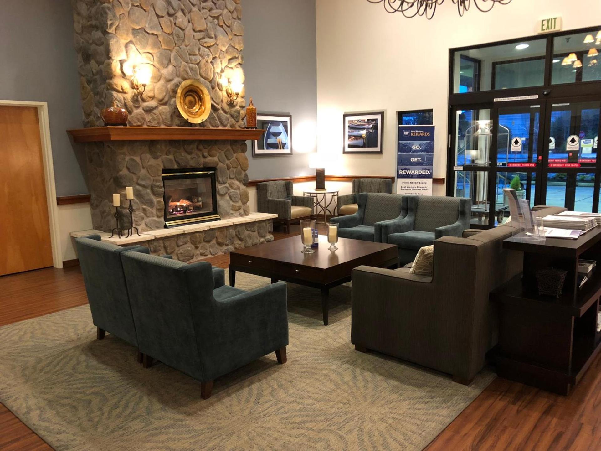 Best Western Plus Edmonds Harbor Inn photo 86