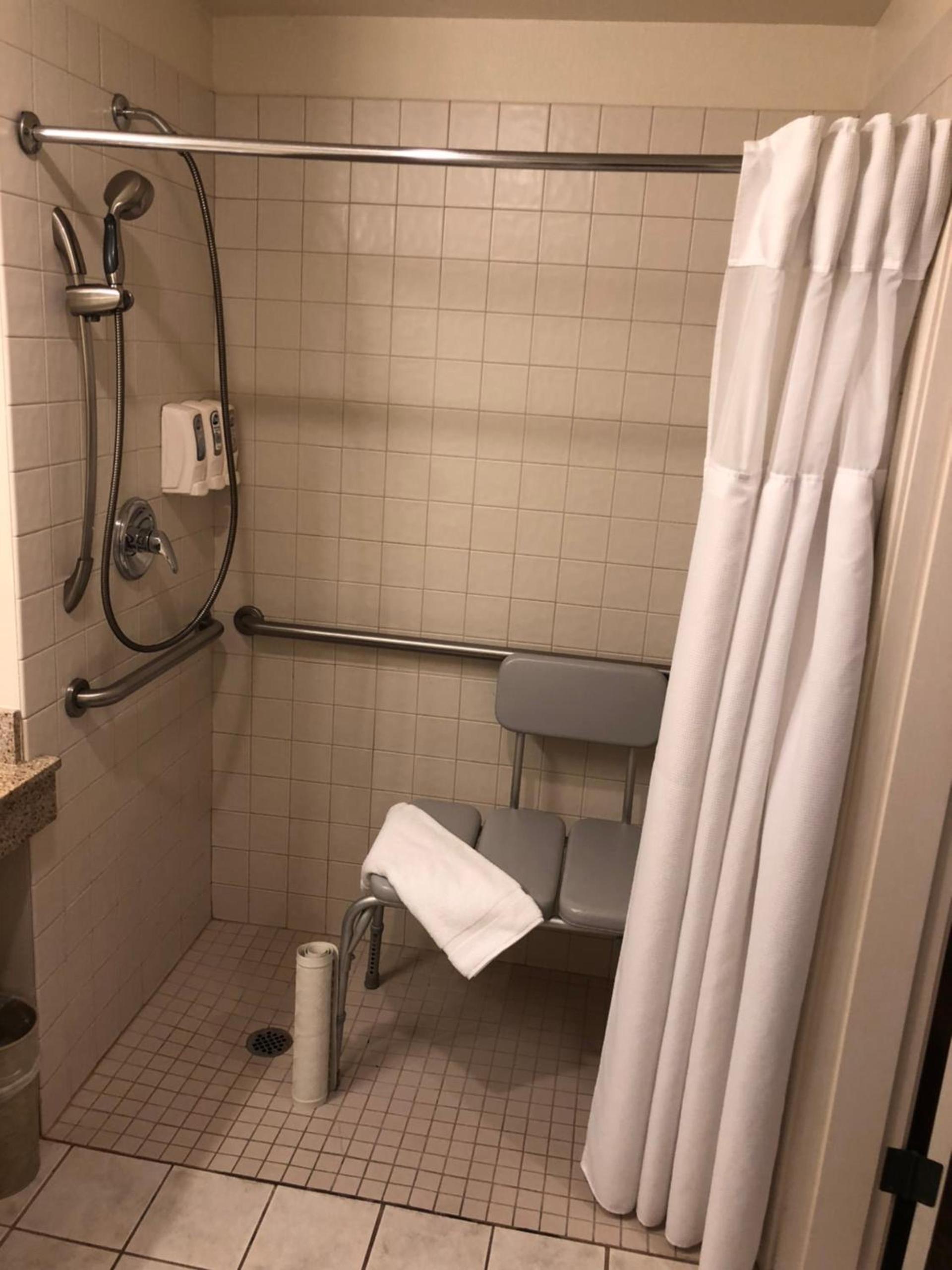 Best Western Plus Edmonds Harbor Inn photo 89