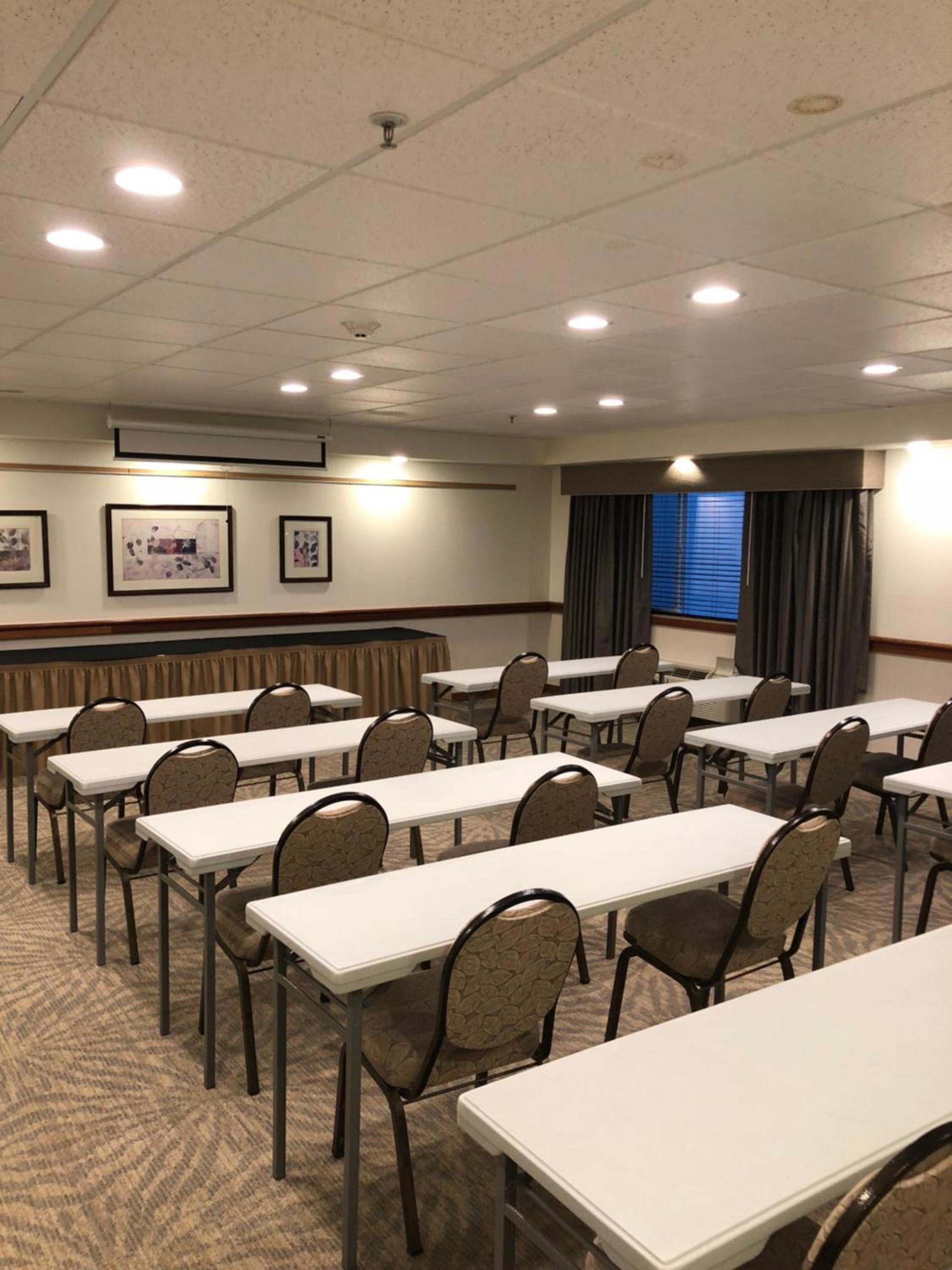 Best Western Plus Edmonds Harbor Inn photo 88