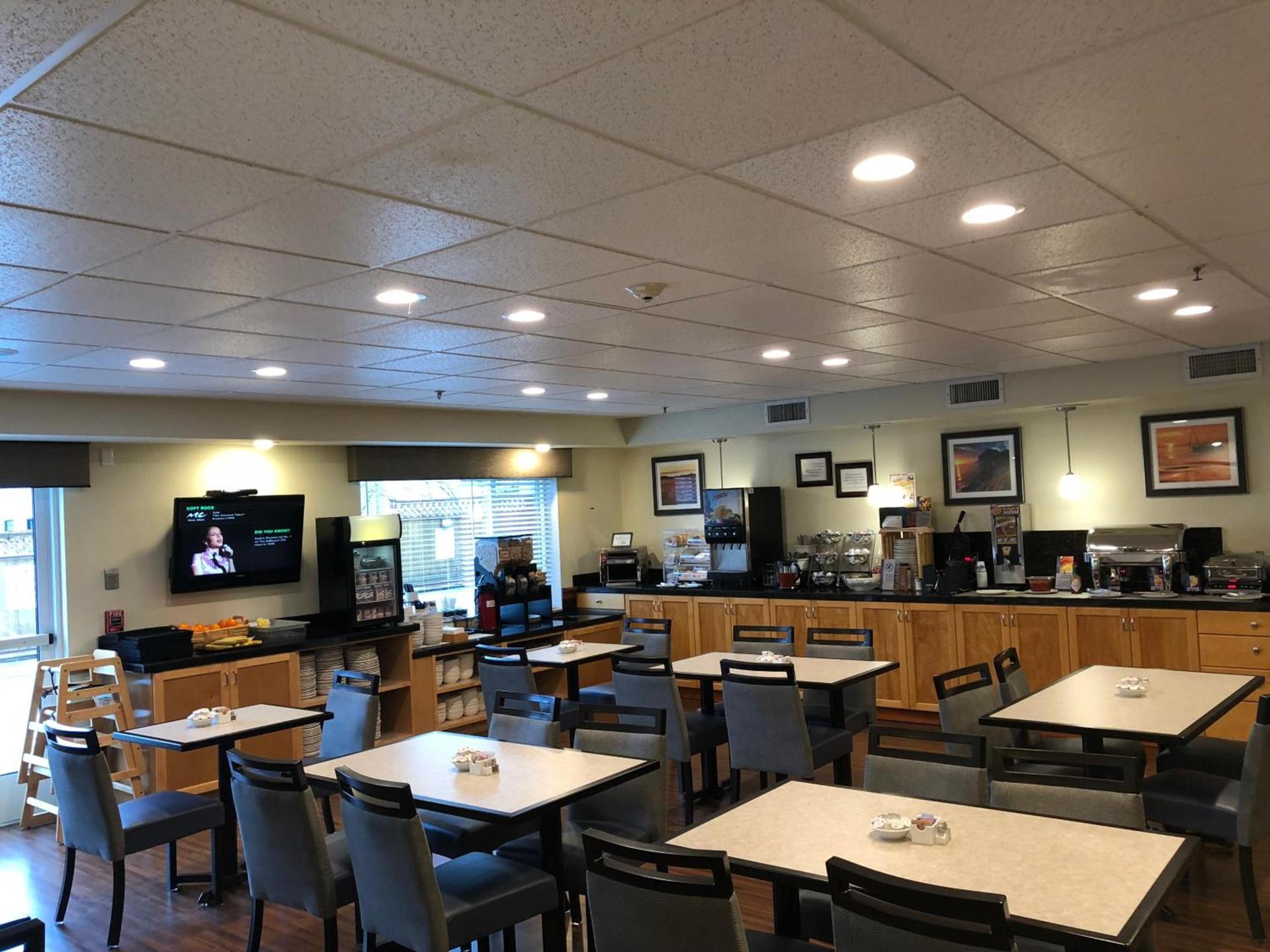 Best Western Plus Edmonds Harbor Inn photo 87
