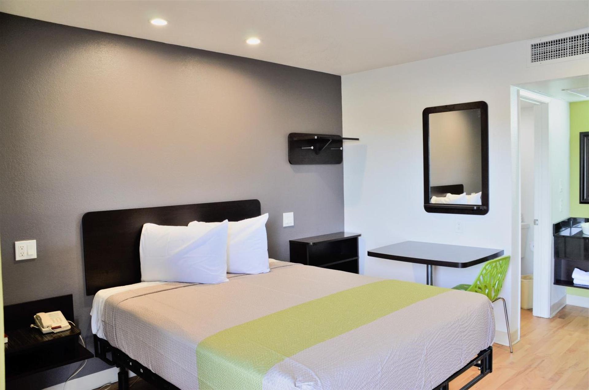 Studio 6-Buttonwillow, CA photo 36