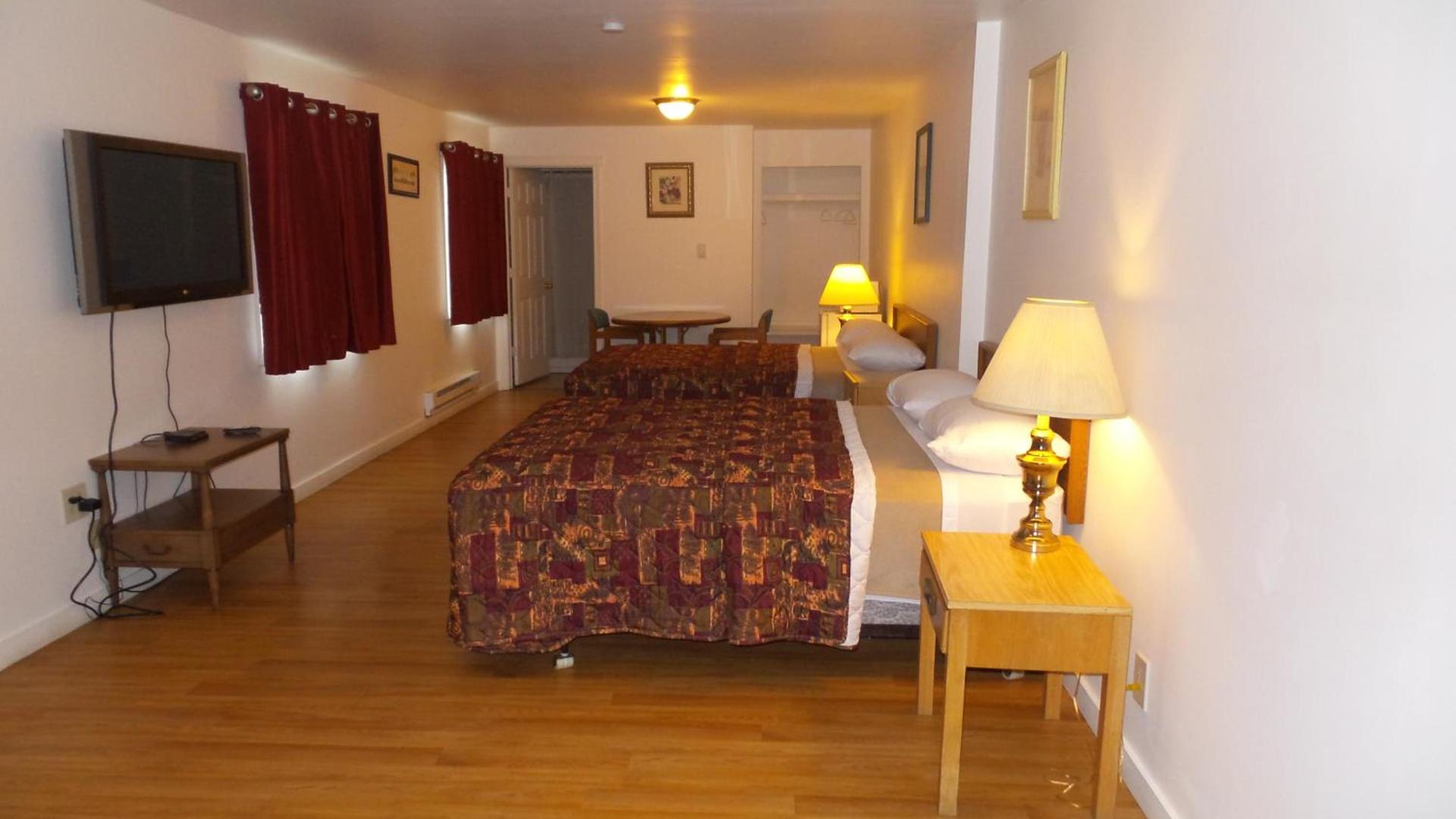 Golden Lion Motel photo 15