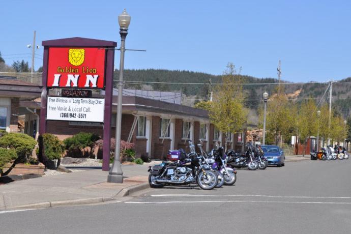 Golden Lion Motel photo 1