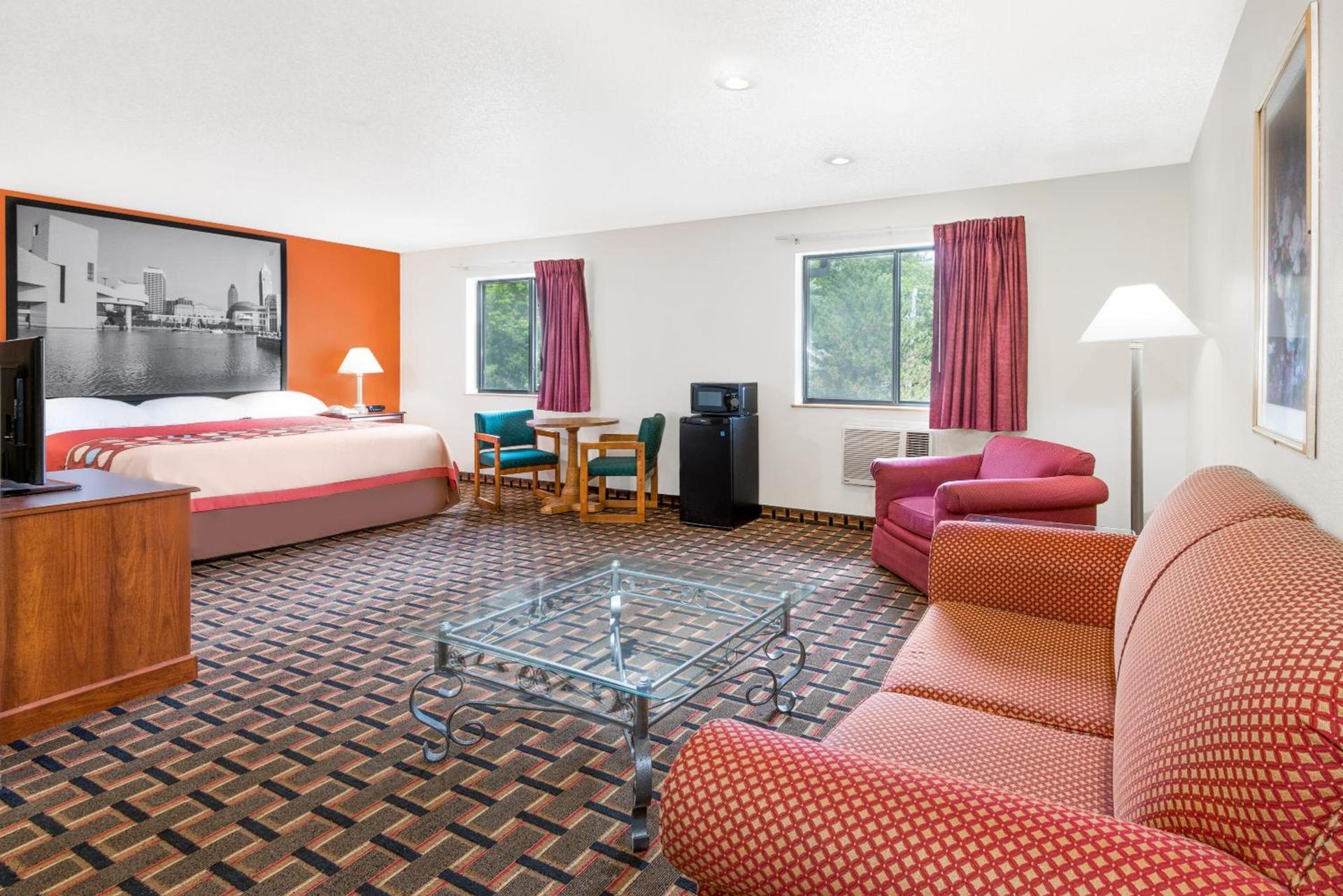 Super 8 by Wyndham Kent/Akron Area photo 24