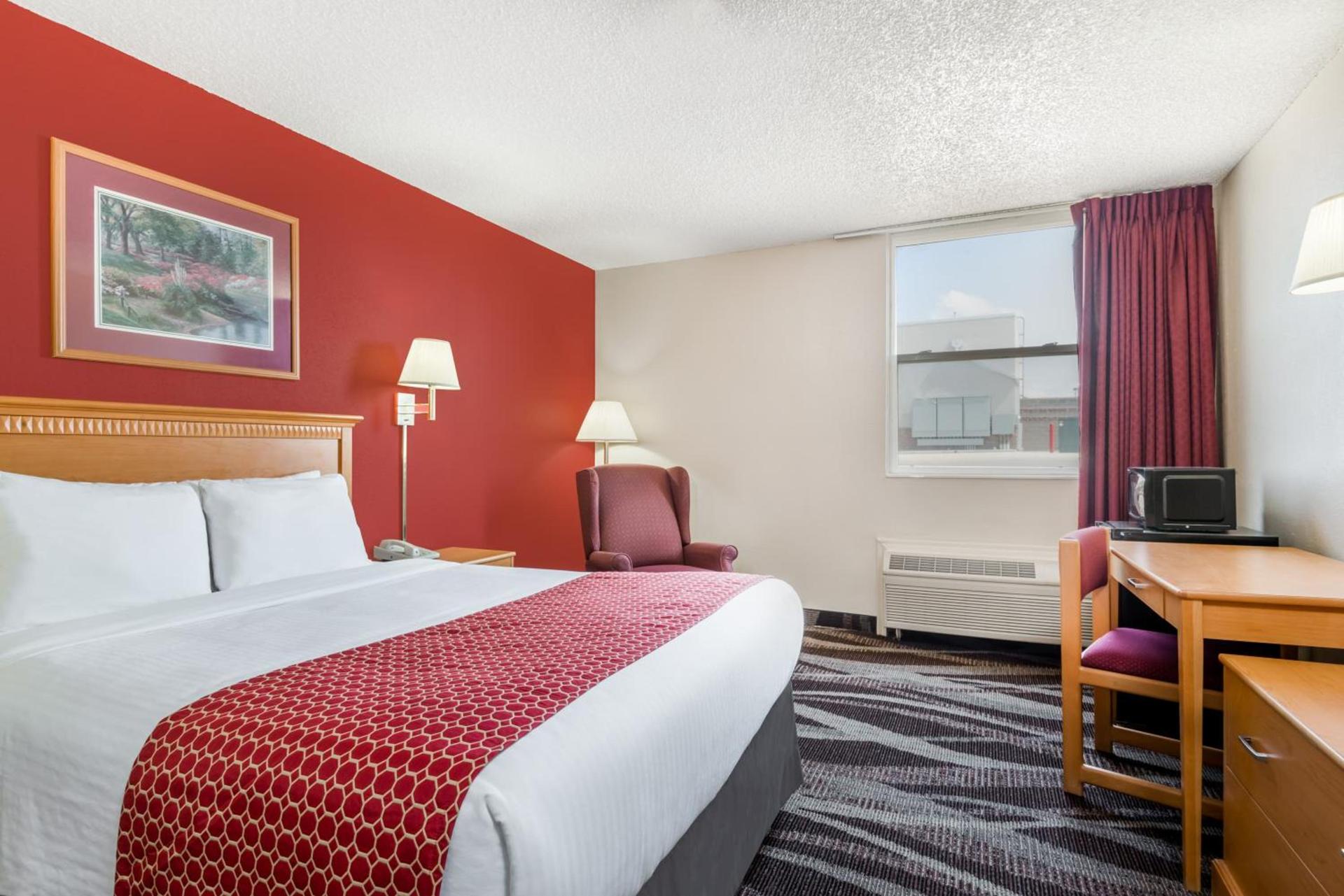 Days Inn by Wyndham Gillette photo 26