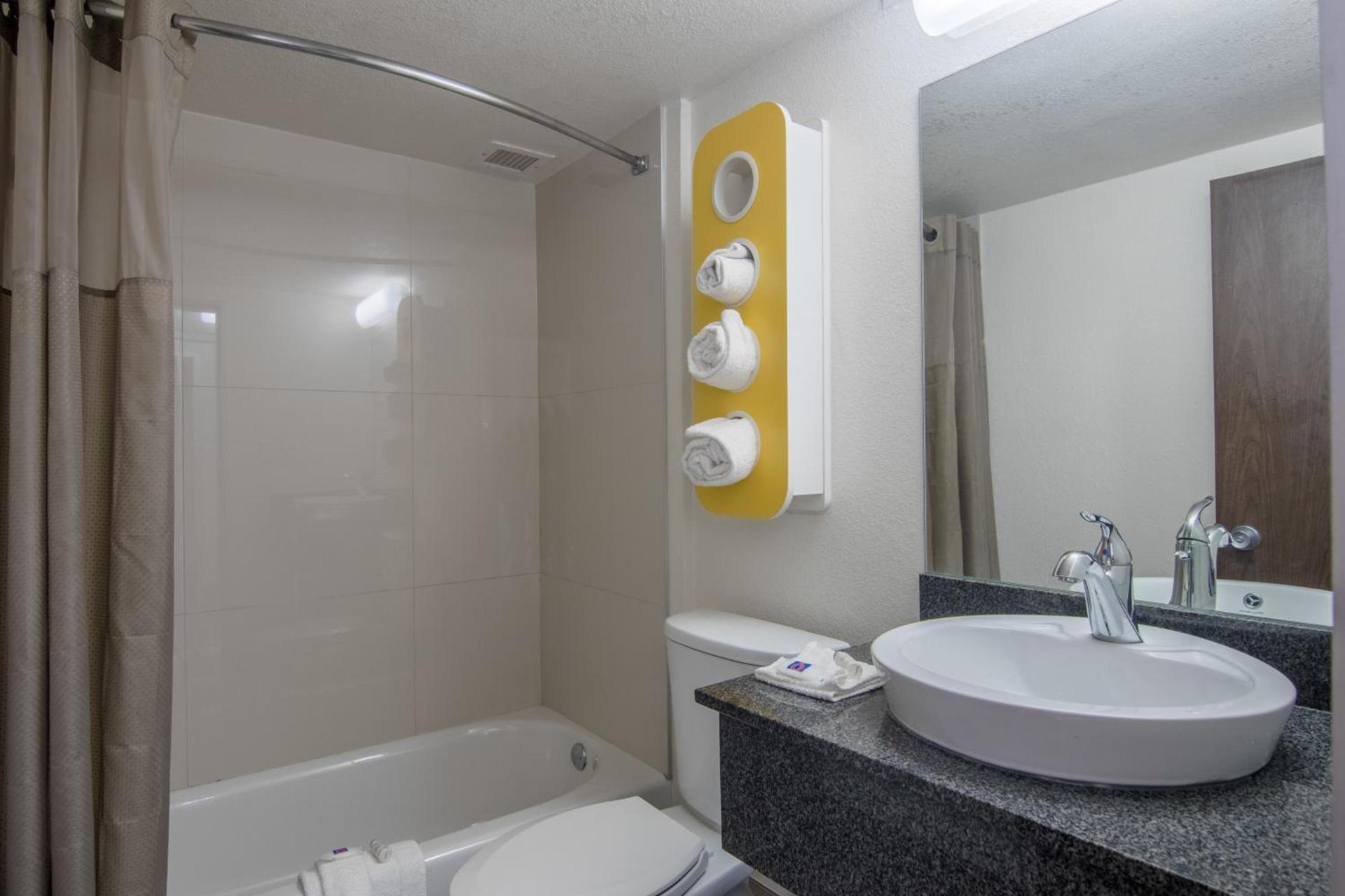 Motel 6 Atlanta GA Atlanta Airport Virginia Ave photo 40