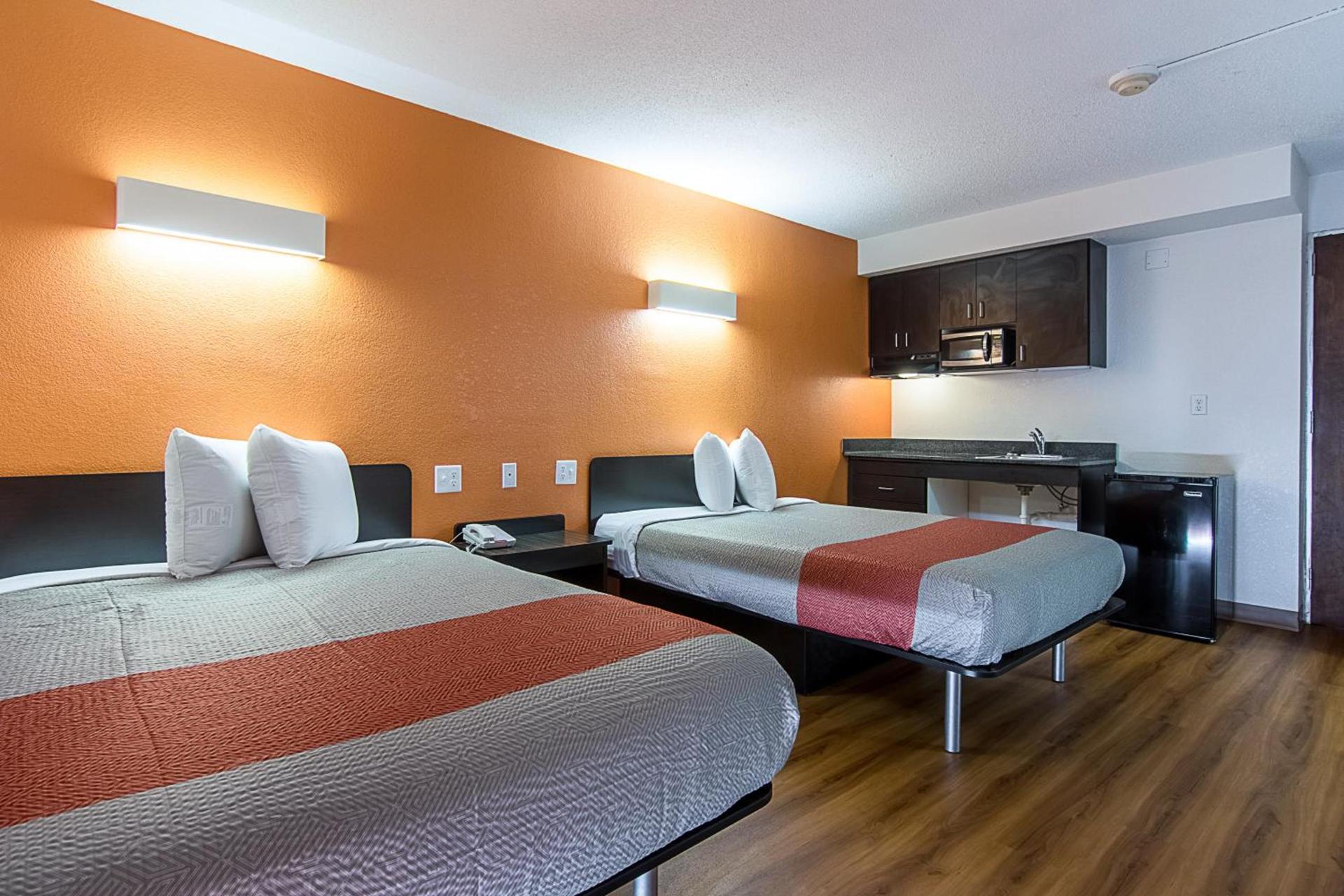 Motel 6 Atlanta GA Atlanta Airport Virginia Ave photo 12