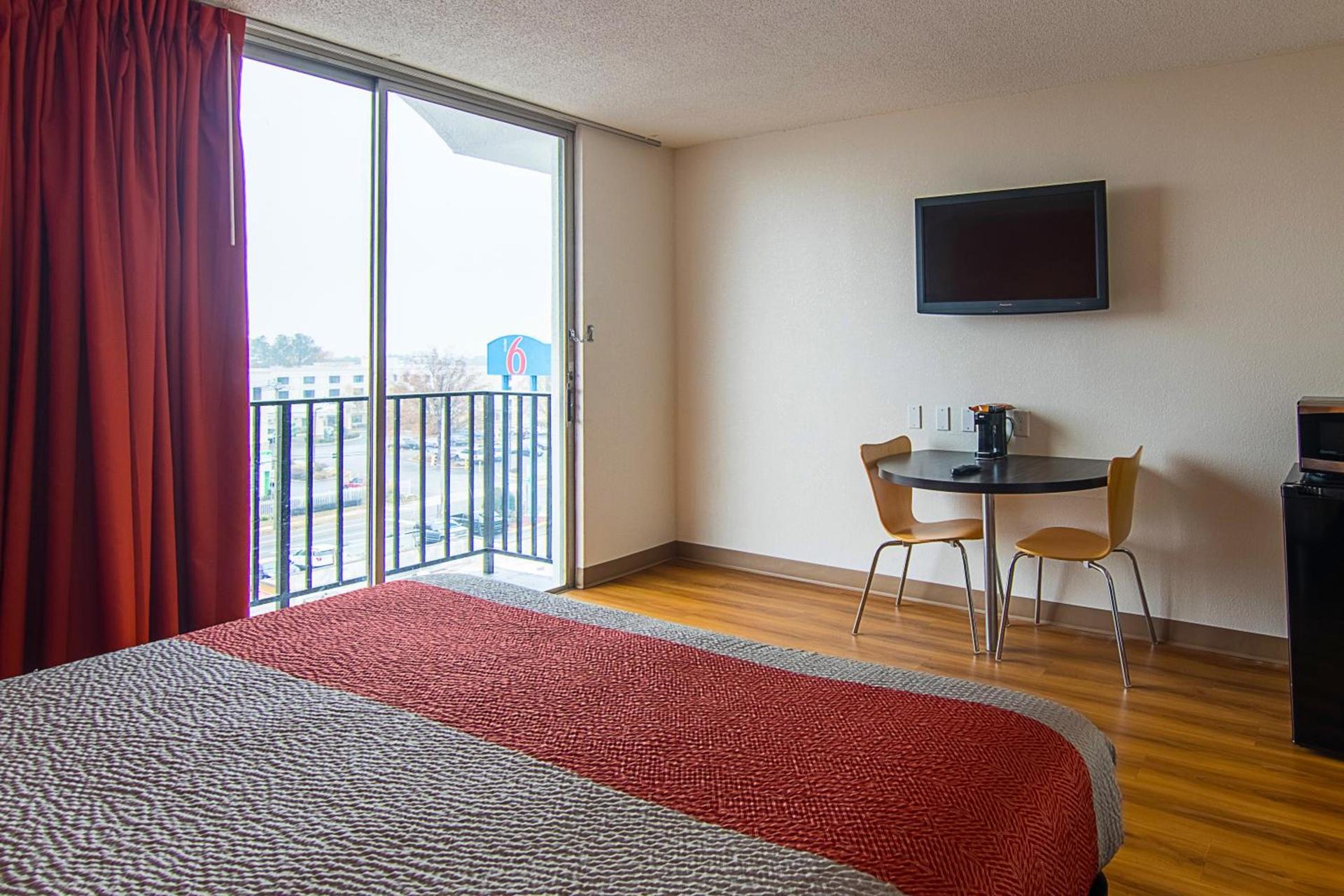 Motel 6 Atlanta GA Atlanta Airport Virginia Ave photo 5