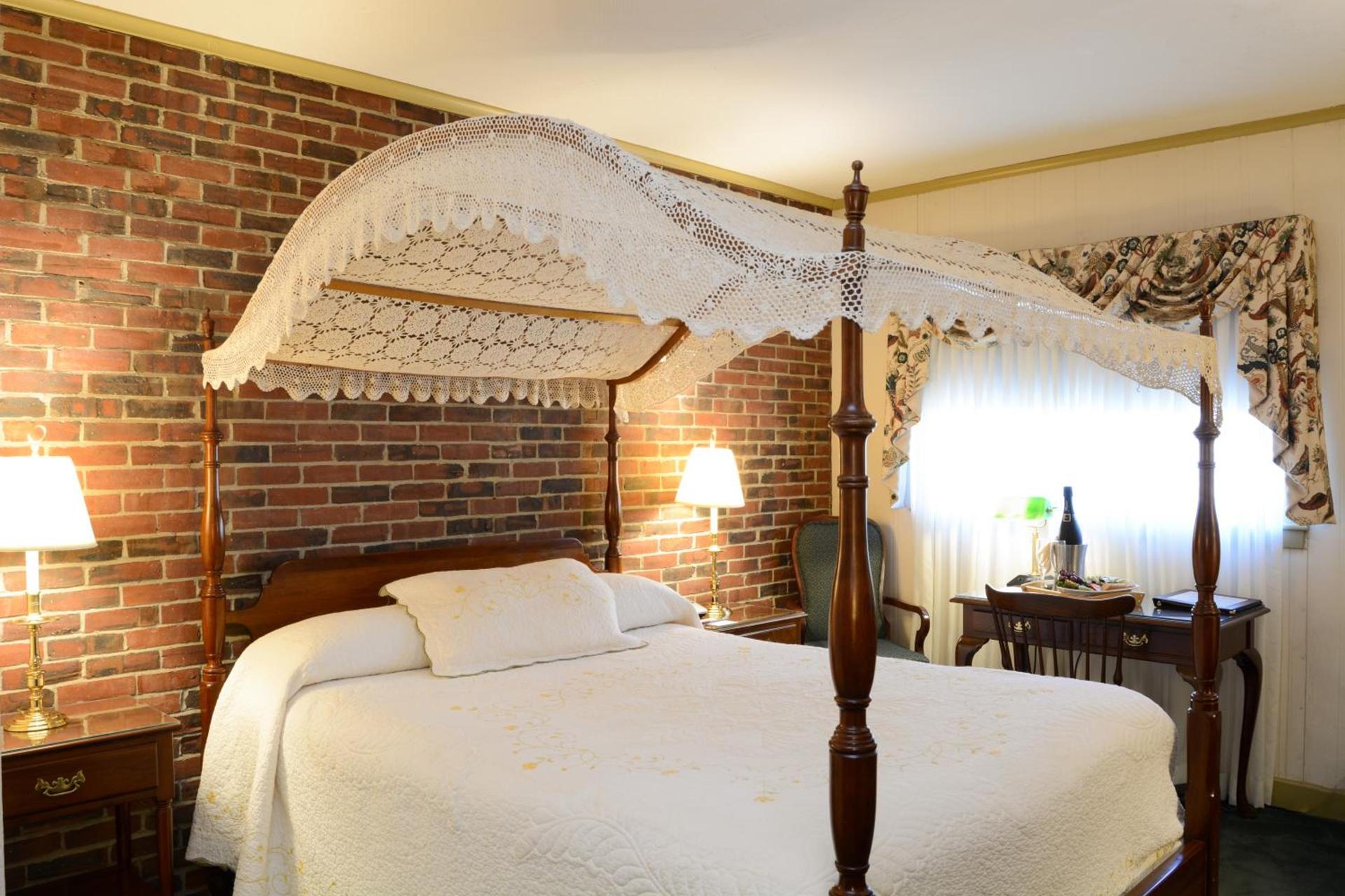 Lamies Inn & The Old Salt Tavern photo 18