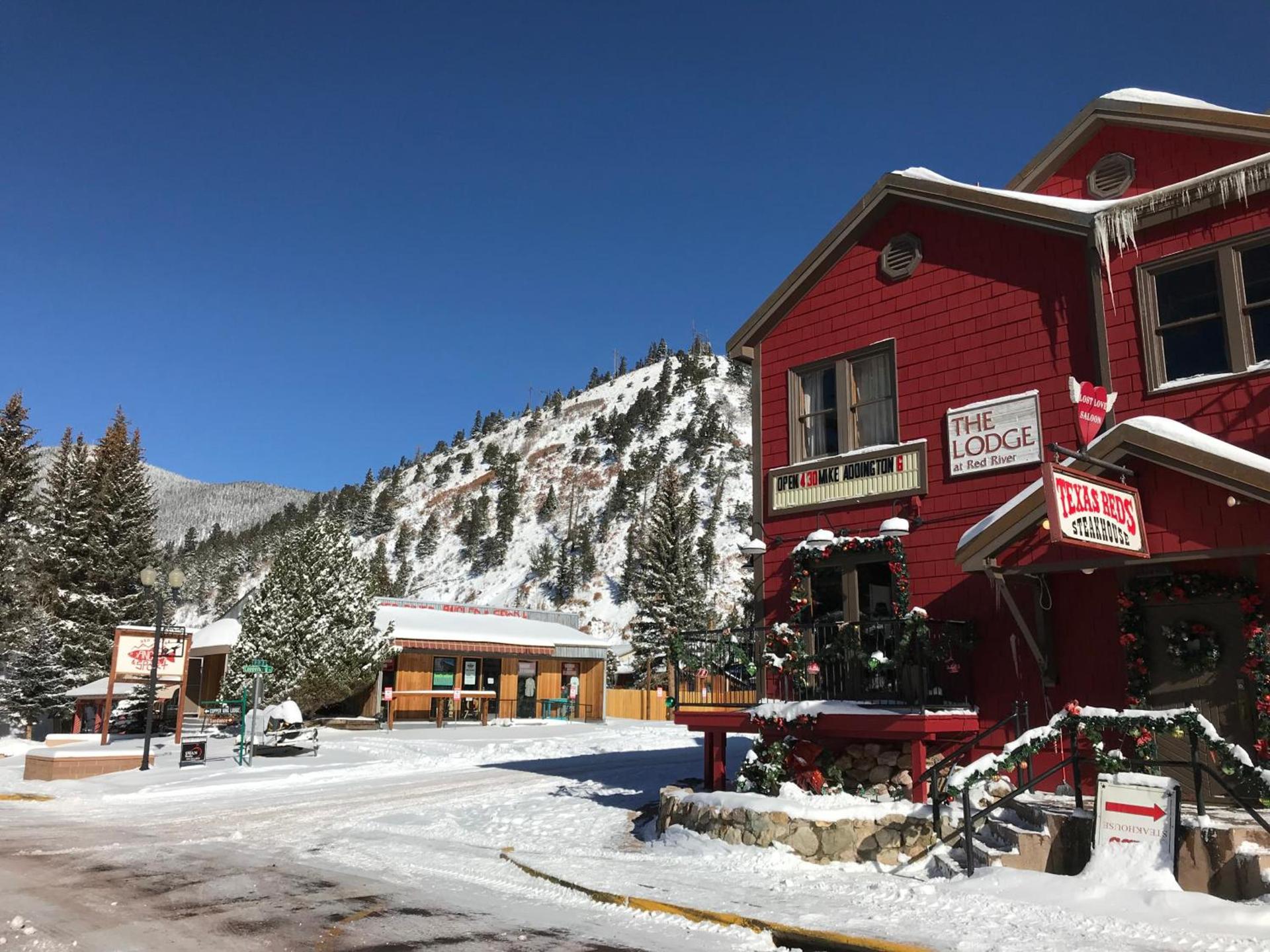 The Lodge at Red River photo 9