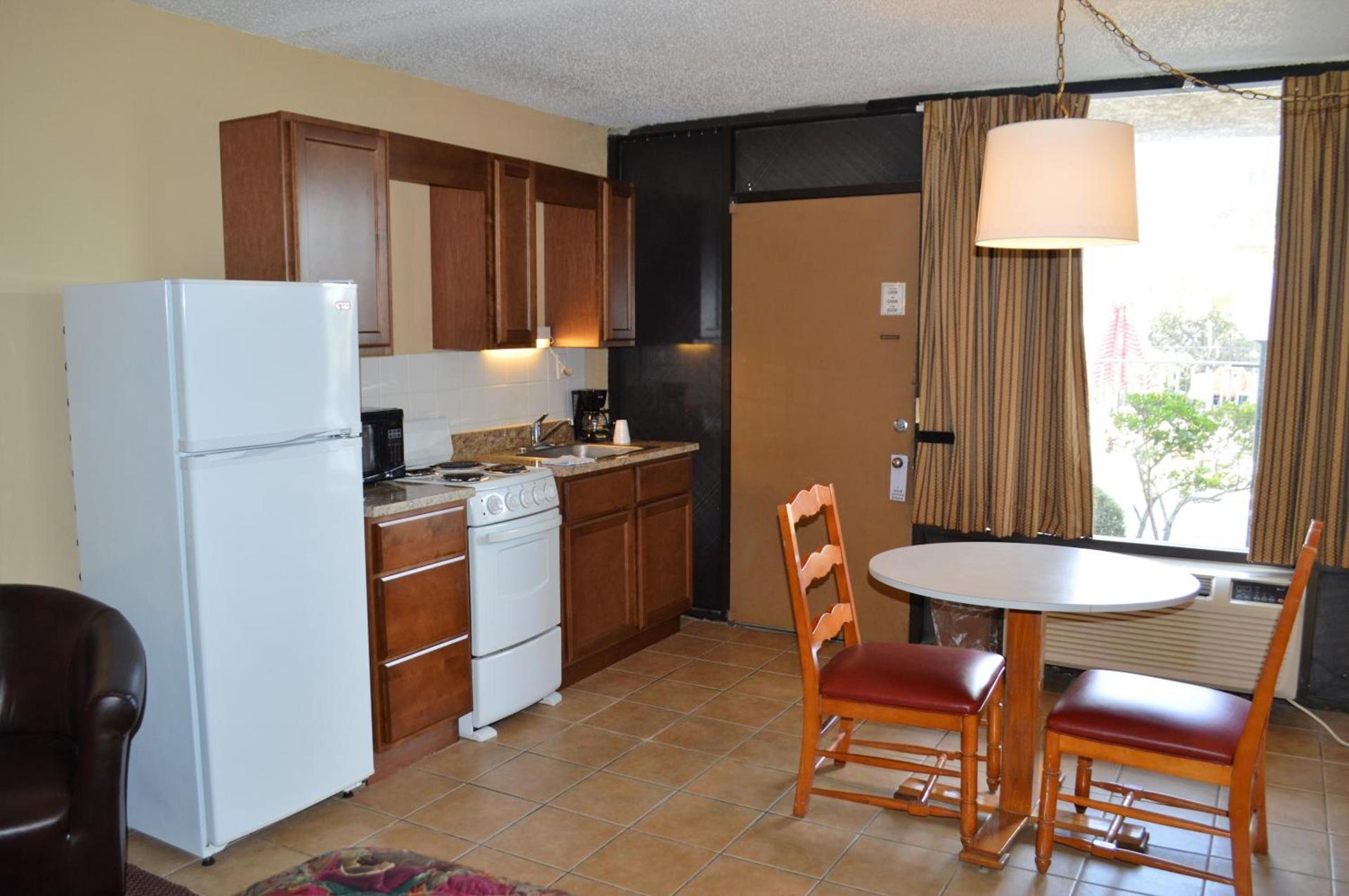 Tarpon Shores Inn photo 10