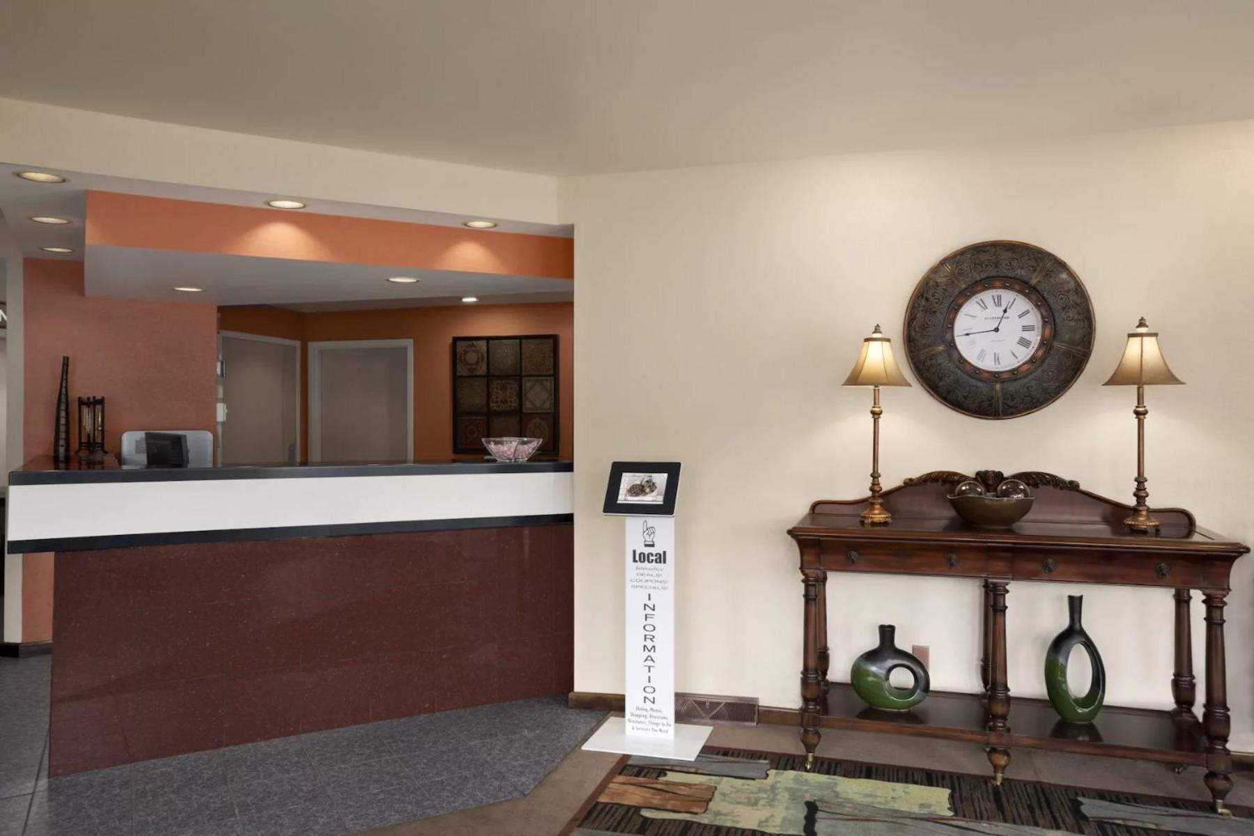 Days Inn & Suites by Wyndham Albany photo 65