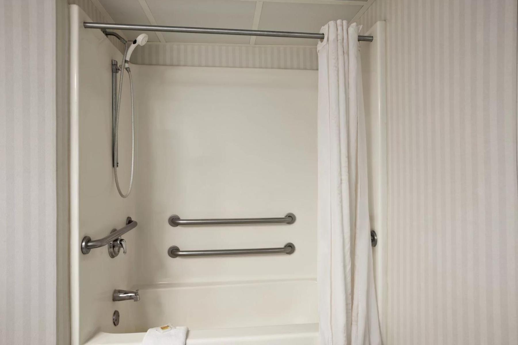Days Inn & Suites by Wyndham Albany photo 66
