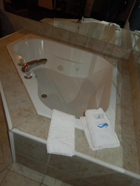 Boulevard Inn photo 35