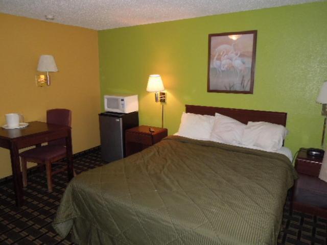 Boulevard Inn photo 31