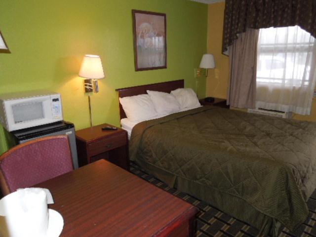 Boulevard Inn photo 30