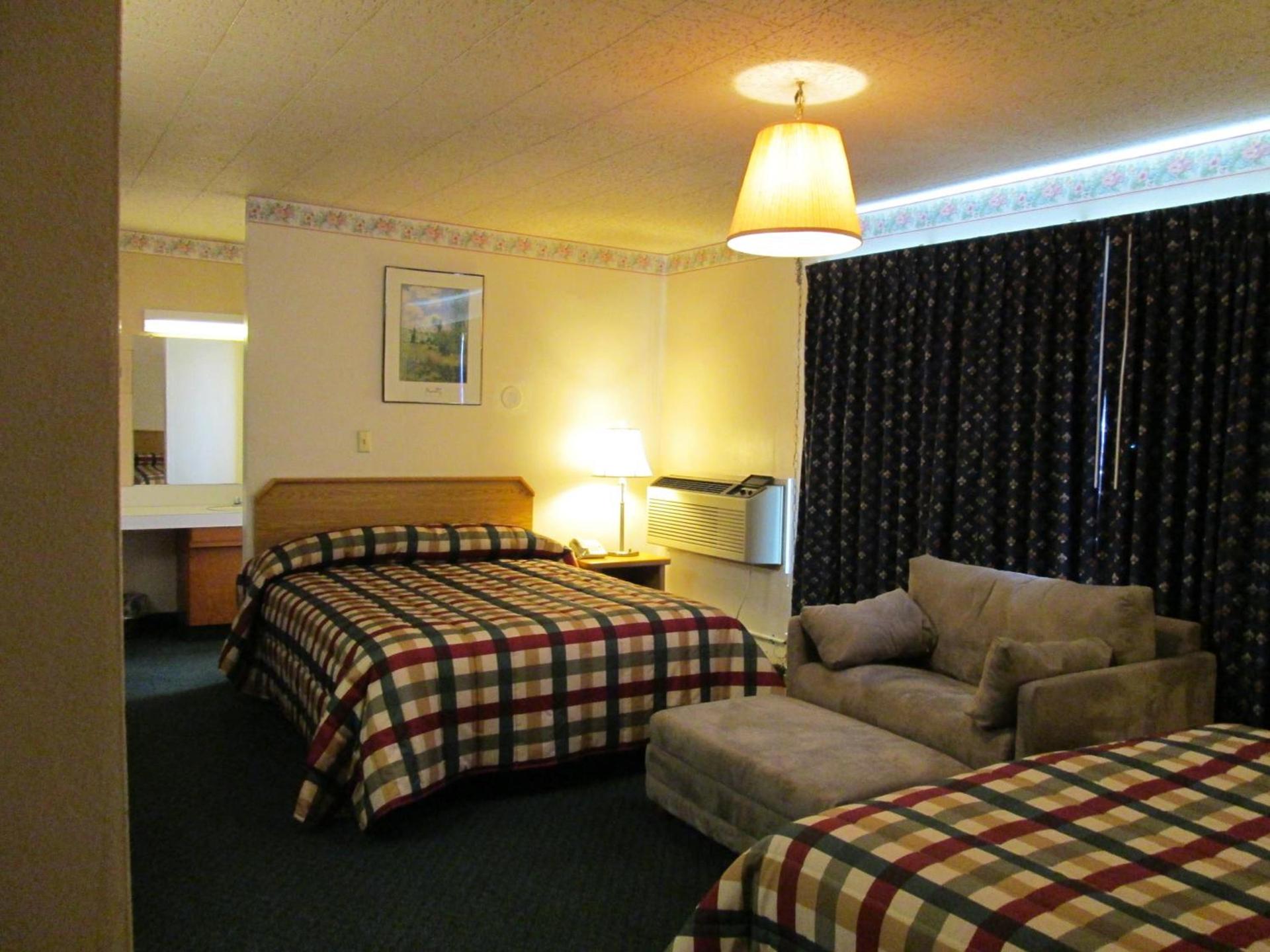 Townhouse Motel photo 27