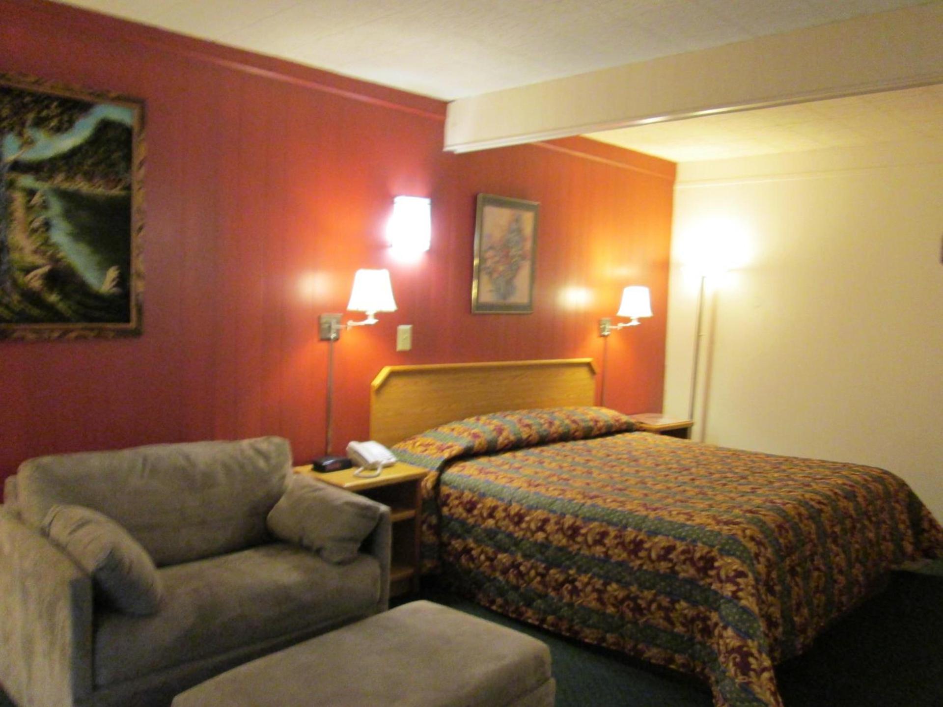 Townhouse Motel photo 40