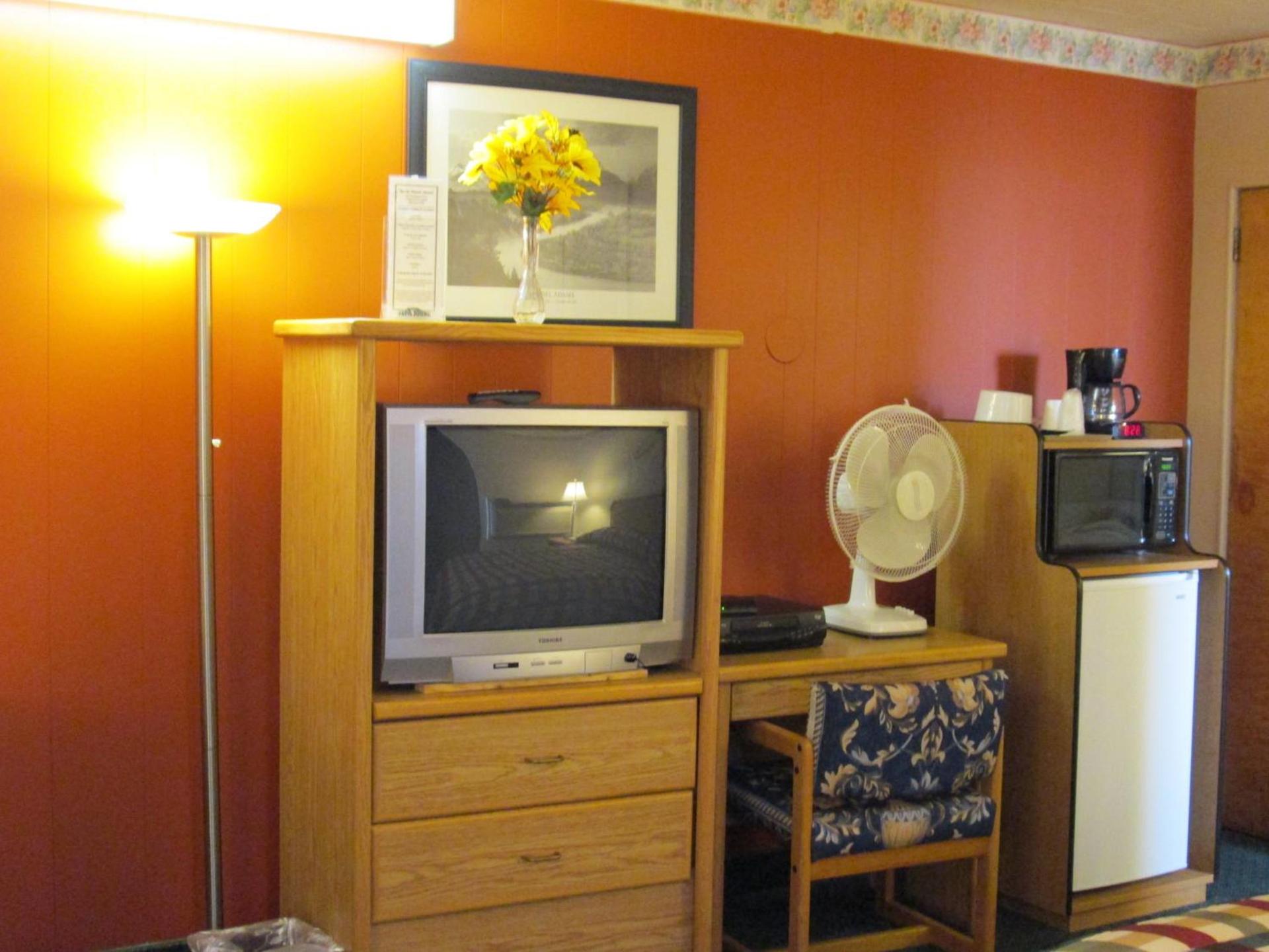 Townhouse Motel photo 2
