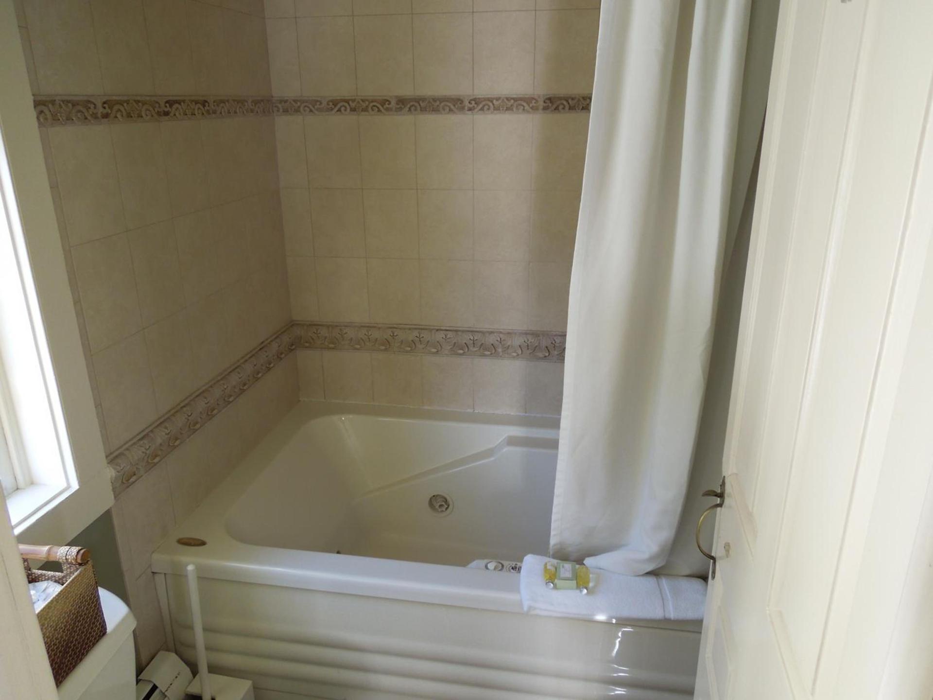 Admiral Farragut Inn photo 22