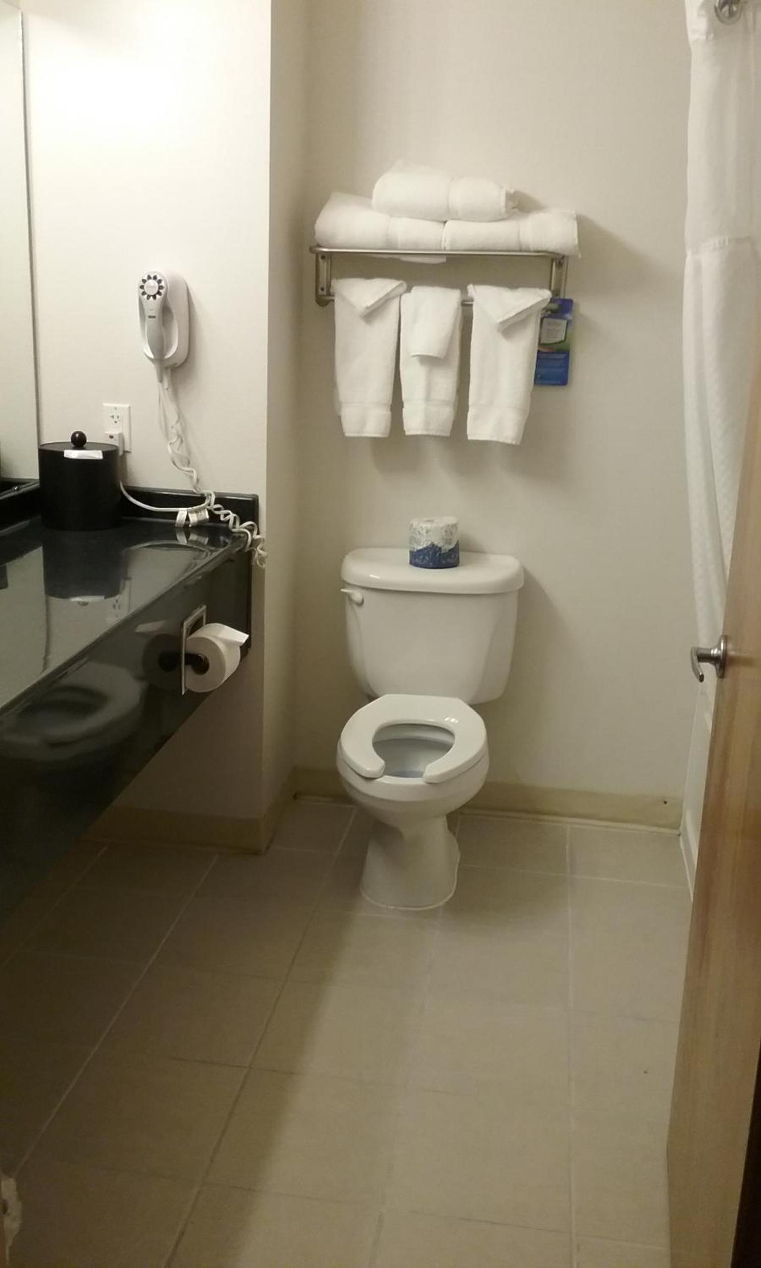 Baymont by Wyndham Indianapolis Northeast photo 30