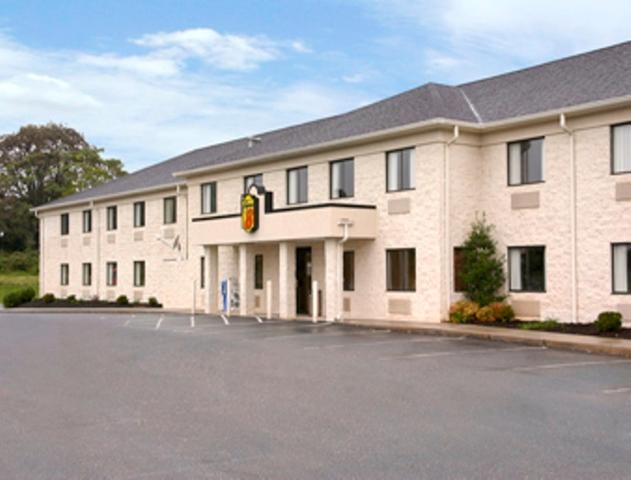 Super 8 by Wyndham Bedford photo 2
