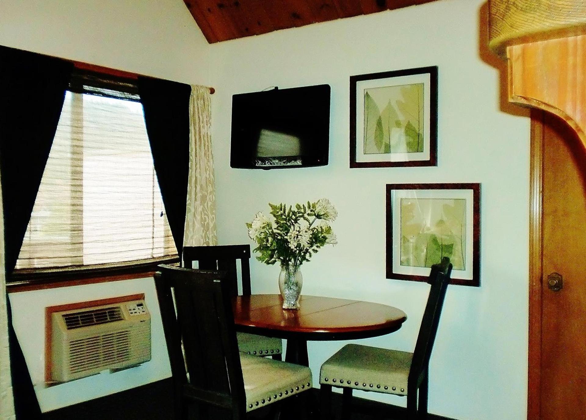 The North Shore Inn photo 77
