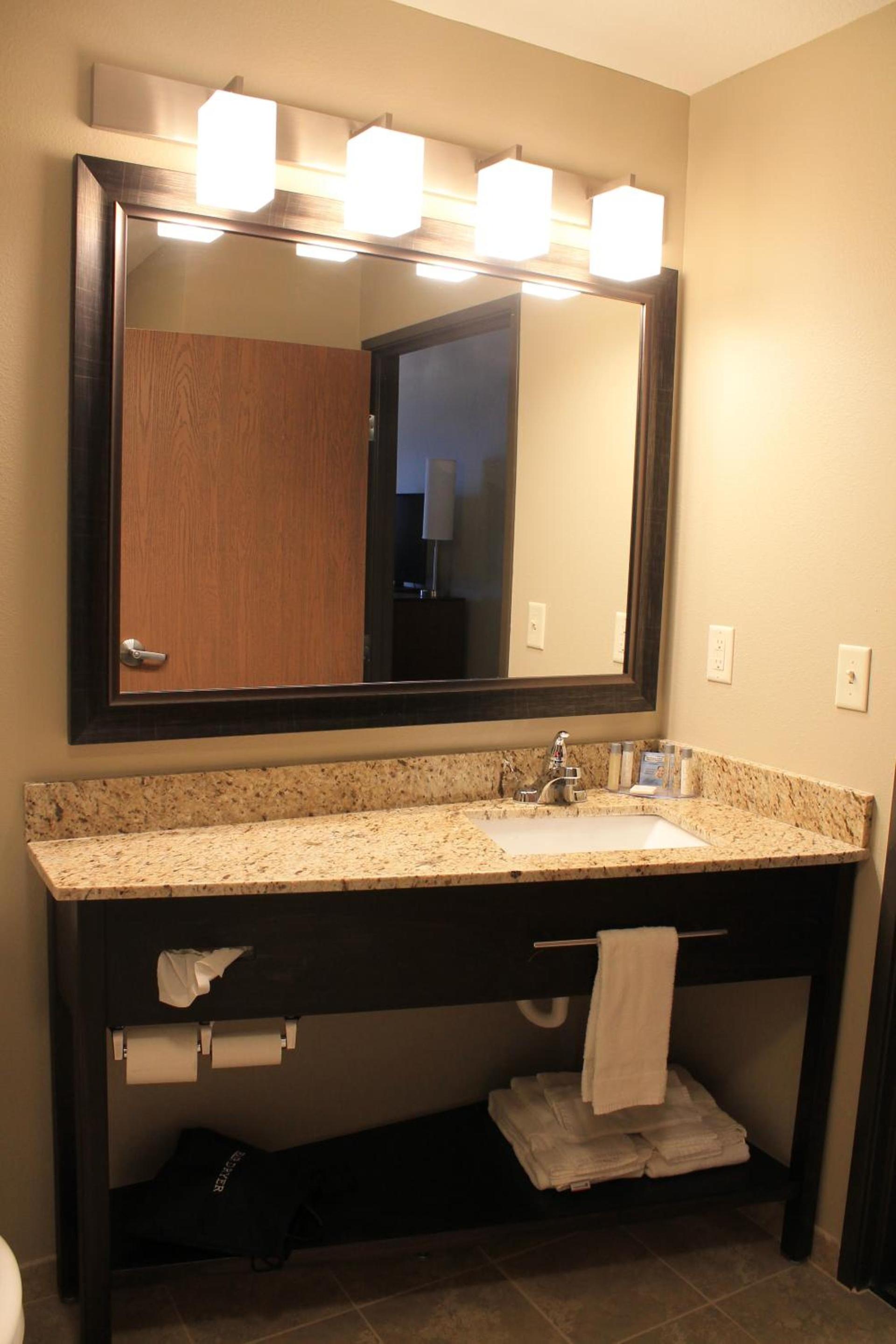 Brookstone Lodge & Suites - Emmetsburg photo 5