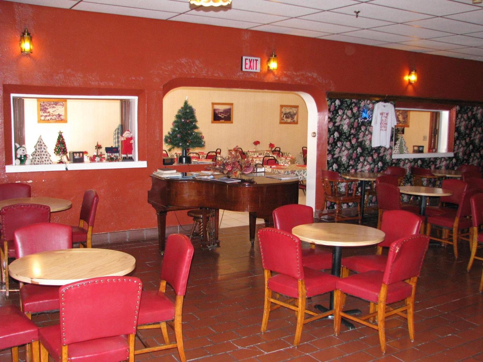 Old National Hotel photo 12