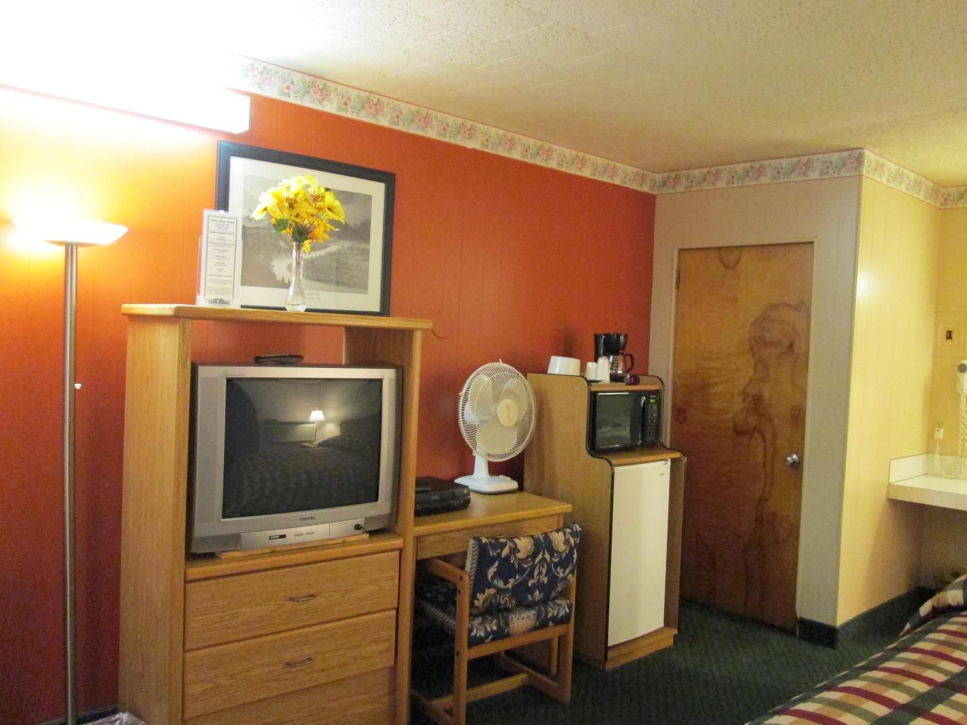 Townhouse Motel photo 45