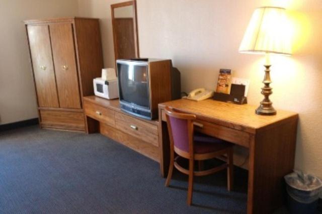 State Line Inn photo 4