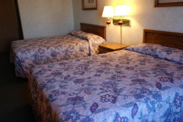 State Line Inn photo 11