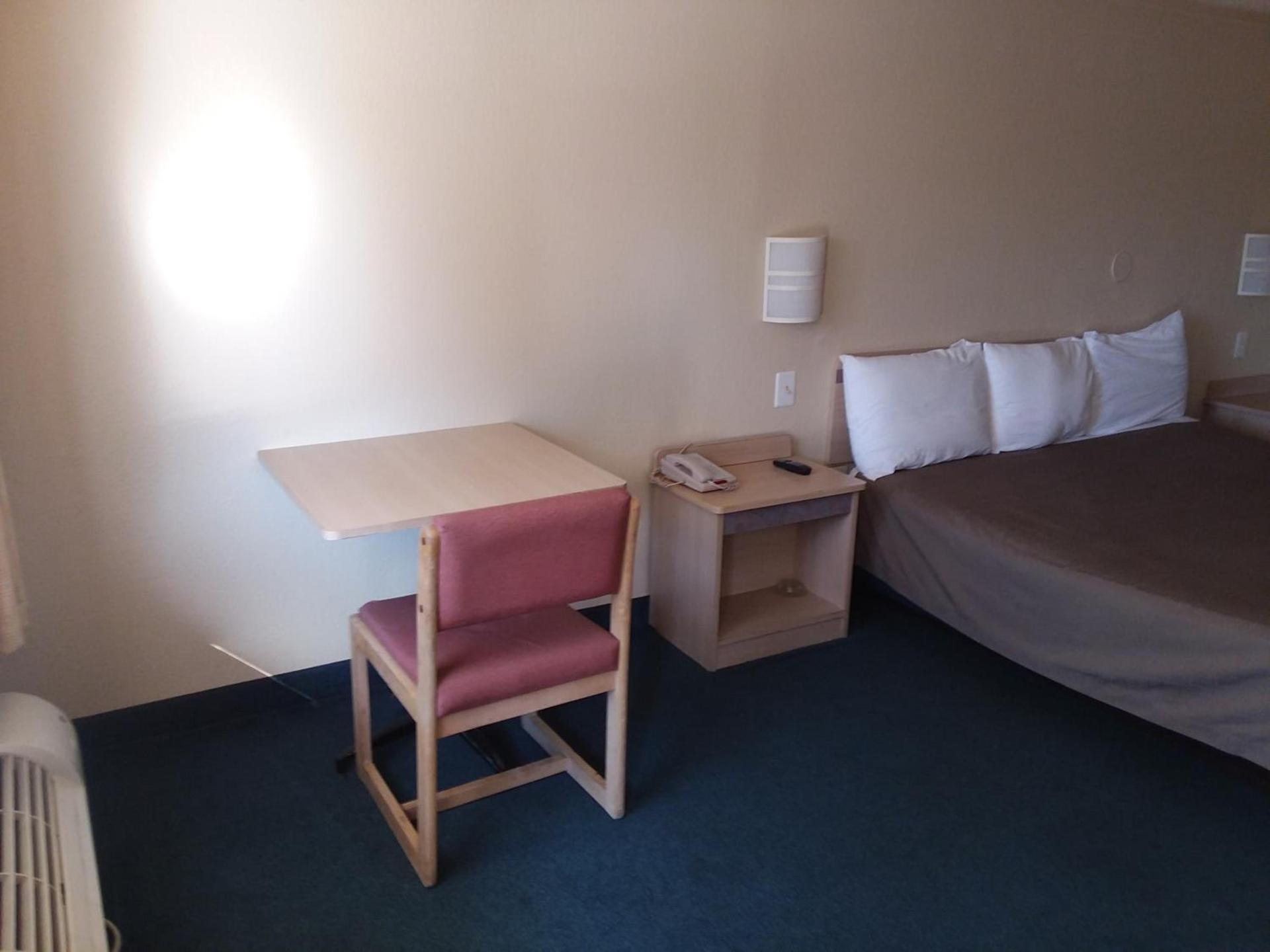 Knights Inn Burlington NC photo 14