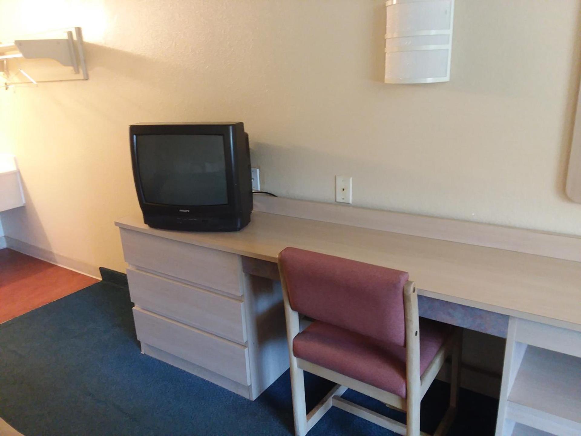 Knights Inn Burlington NC photo 11