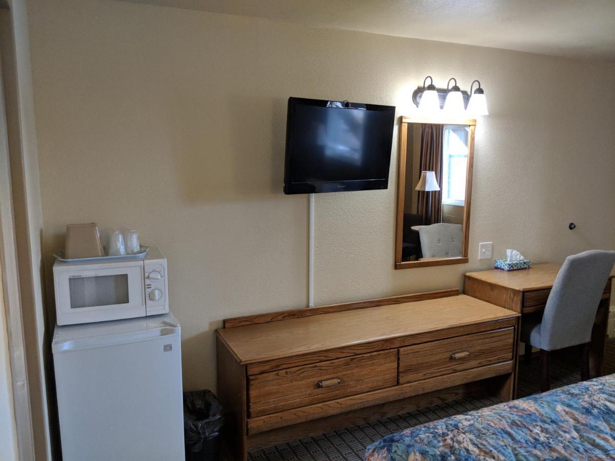 Economy Inn Elko photo 7