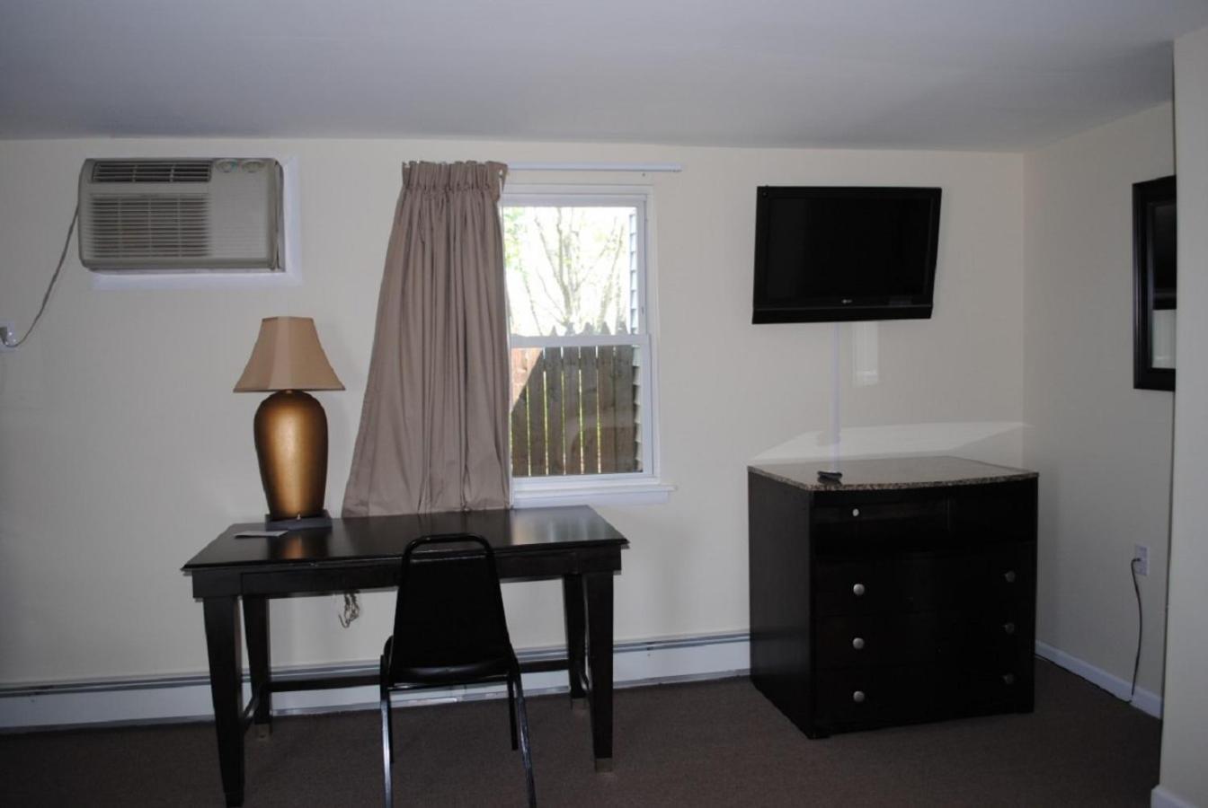Shore Point Motel photo 20