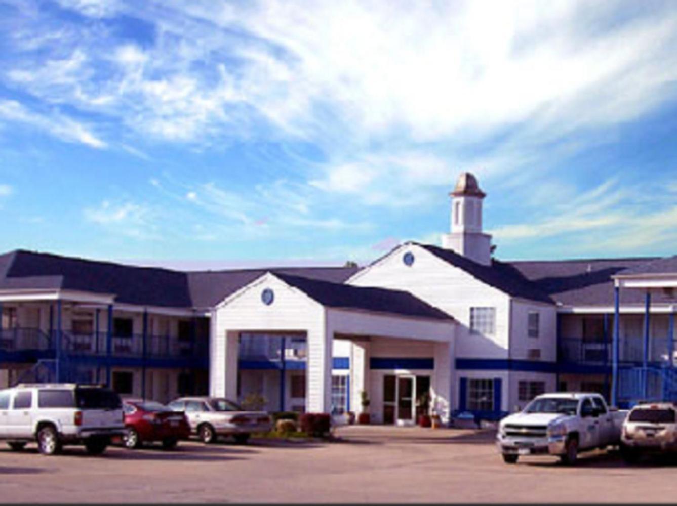 American Inn and Suites White Hall photo 4
