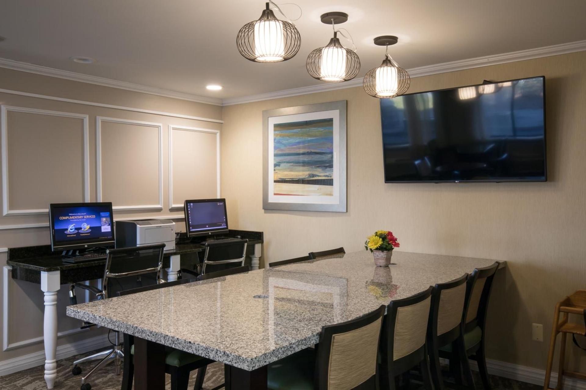 Baymont by Wyndham Detroit Airport/Romulus photo 29
