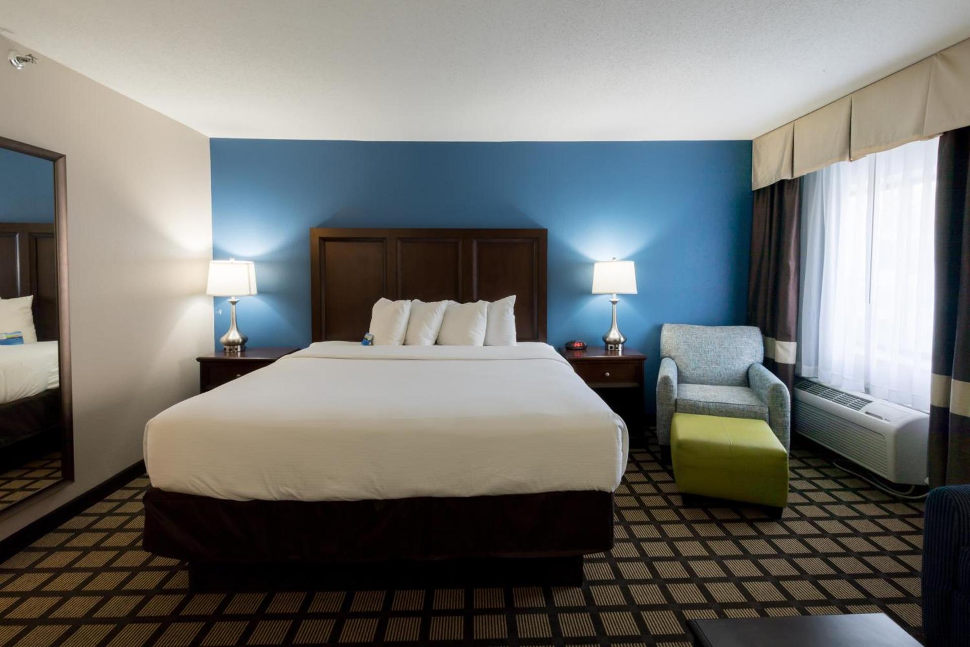 Baymont by Wyndham Detroit Airport/Romulus photo 37