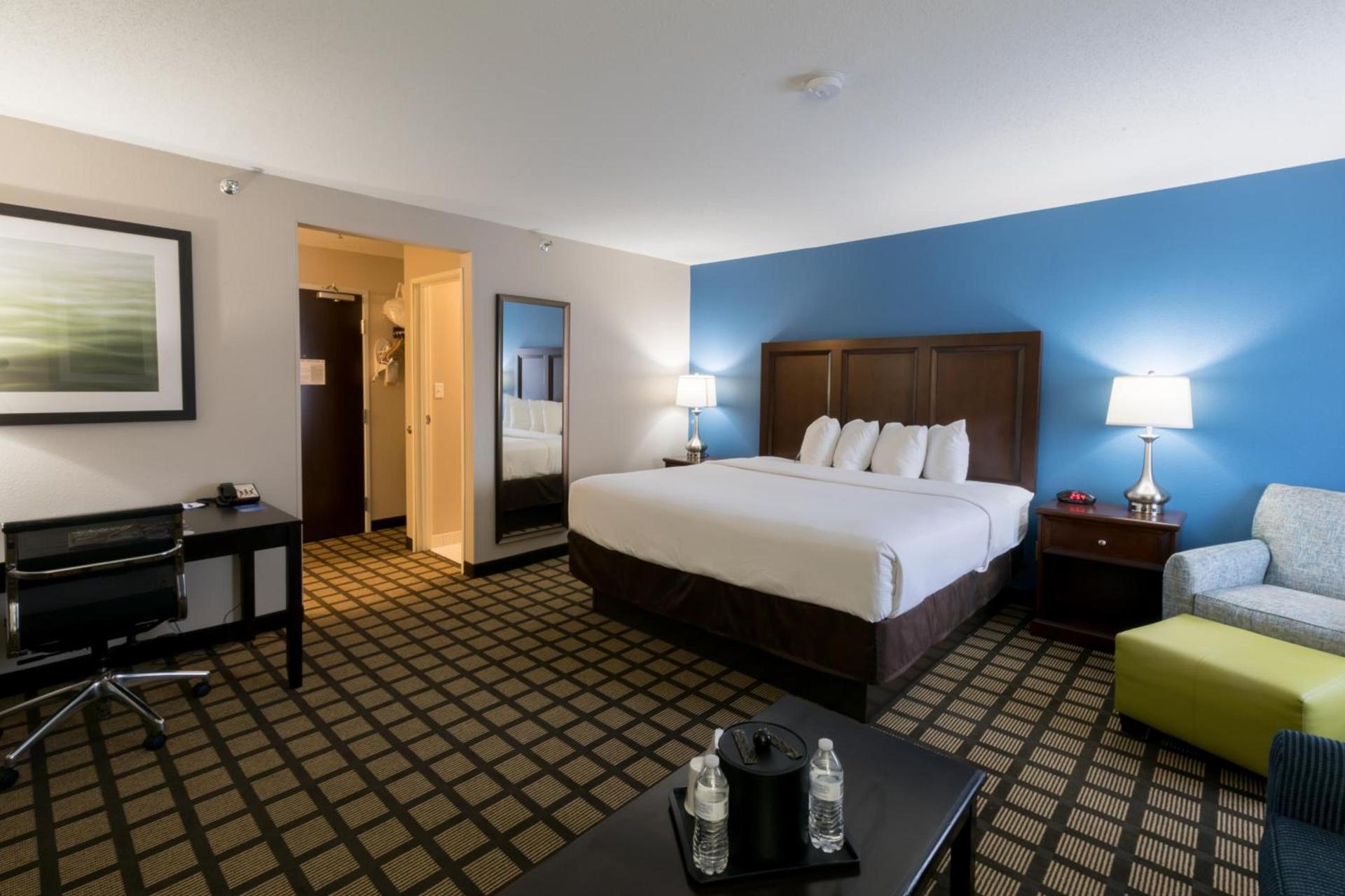 Baymont by Wyndham Detroit Airport/Romulus photo 33