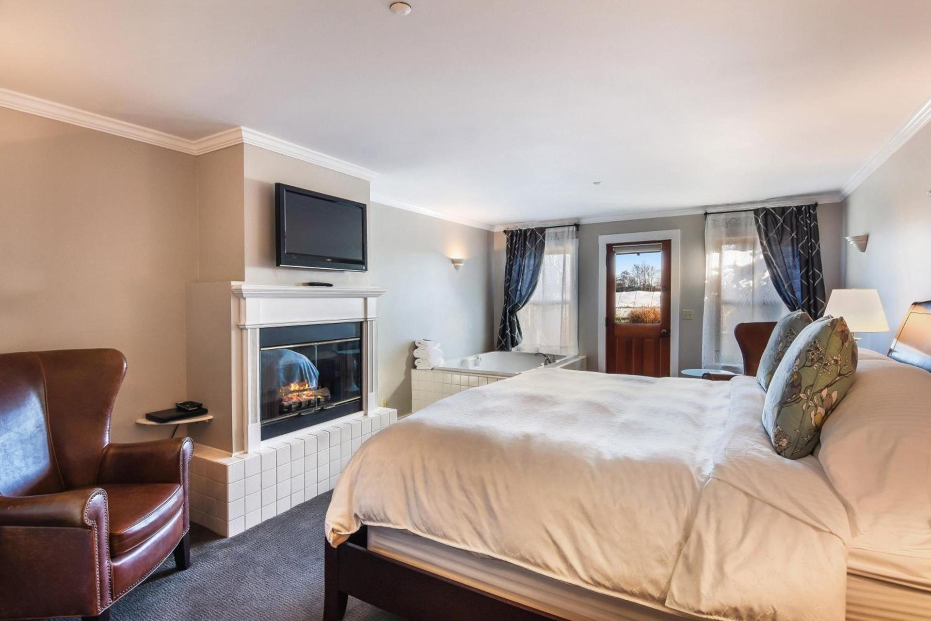 Wild Iris Inn photo 13
