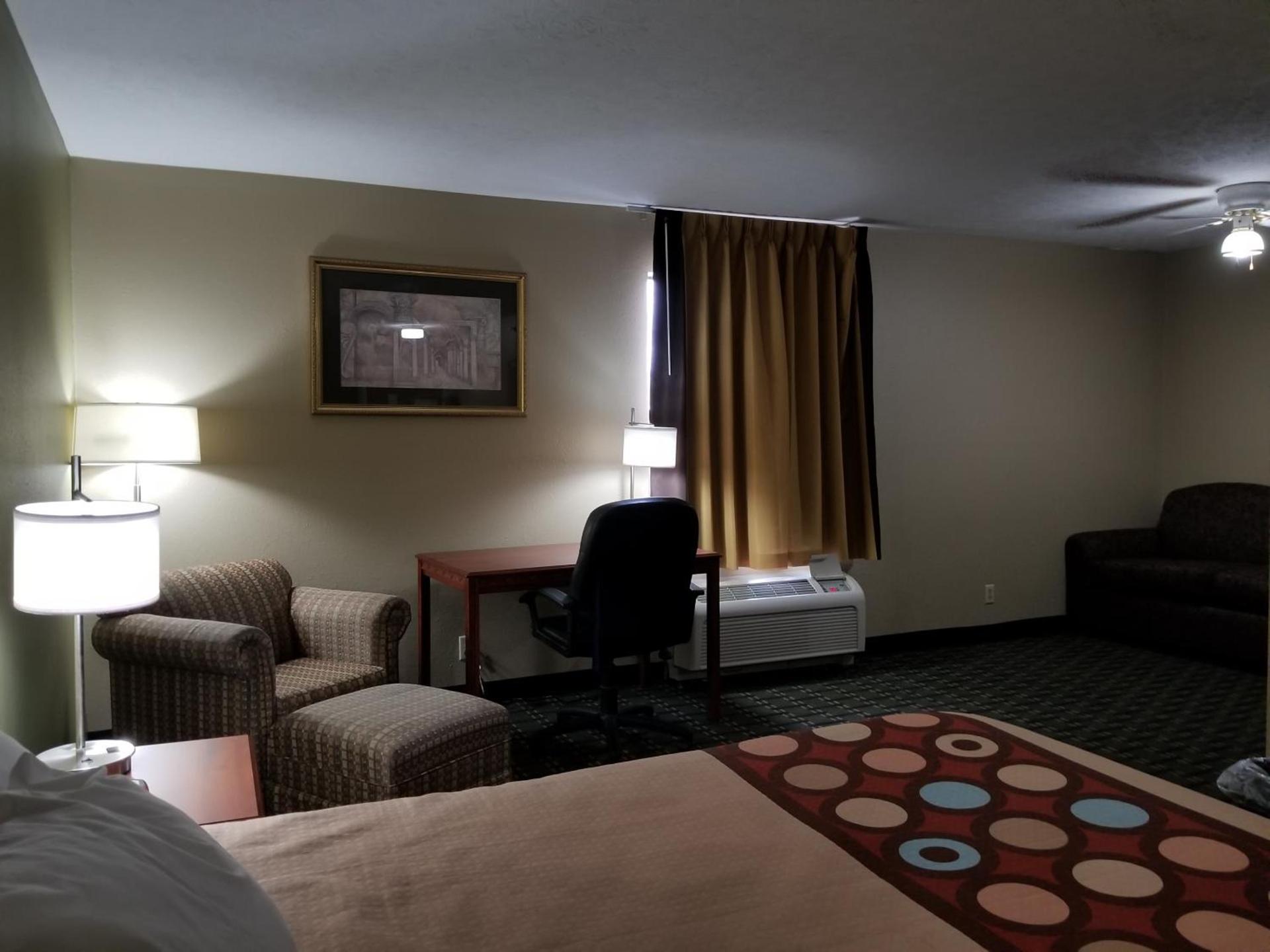 Super 8 by Wyndham Bellefontaine photo 45