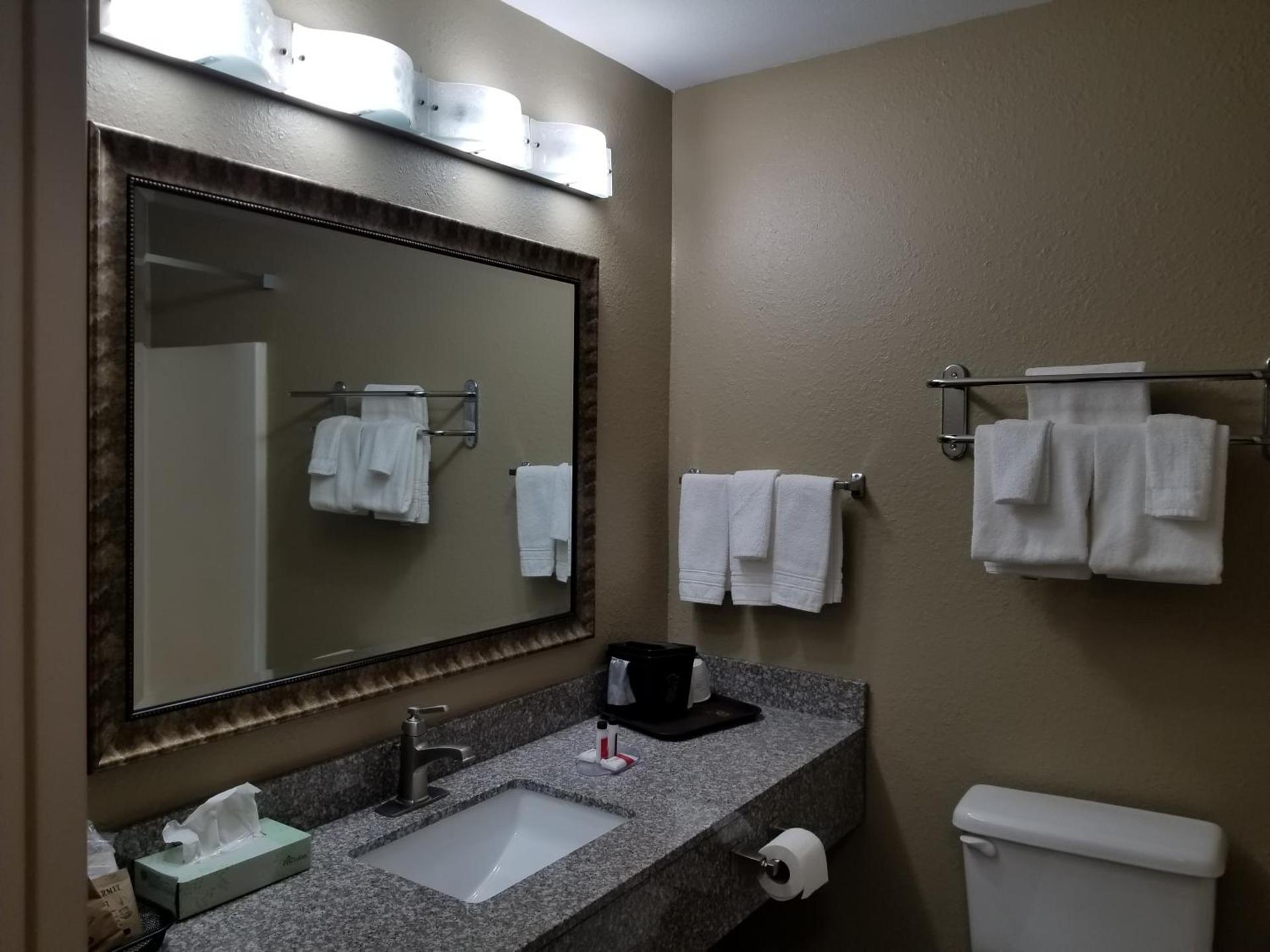 Super 8 by Wyndham Bellefontaine photo 47