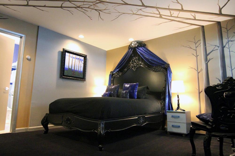 The Roxbury photo 39