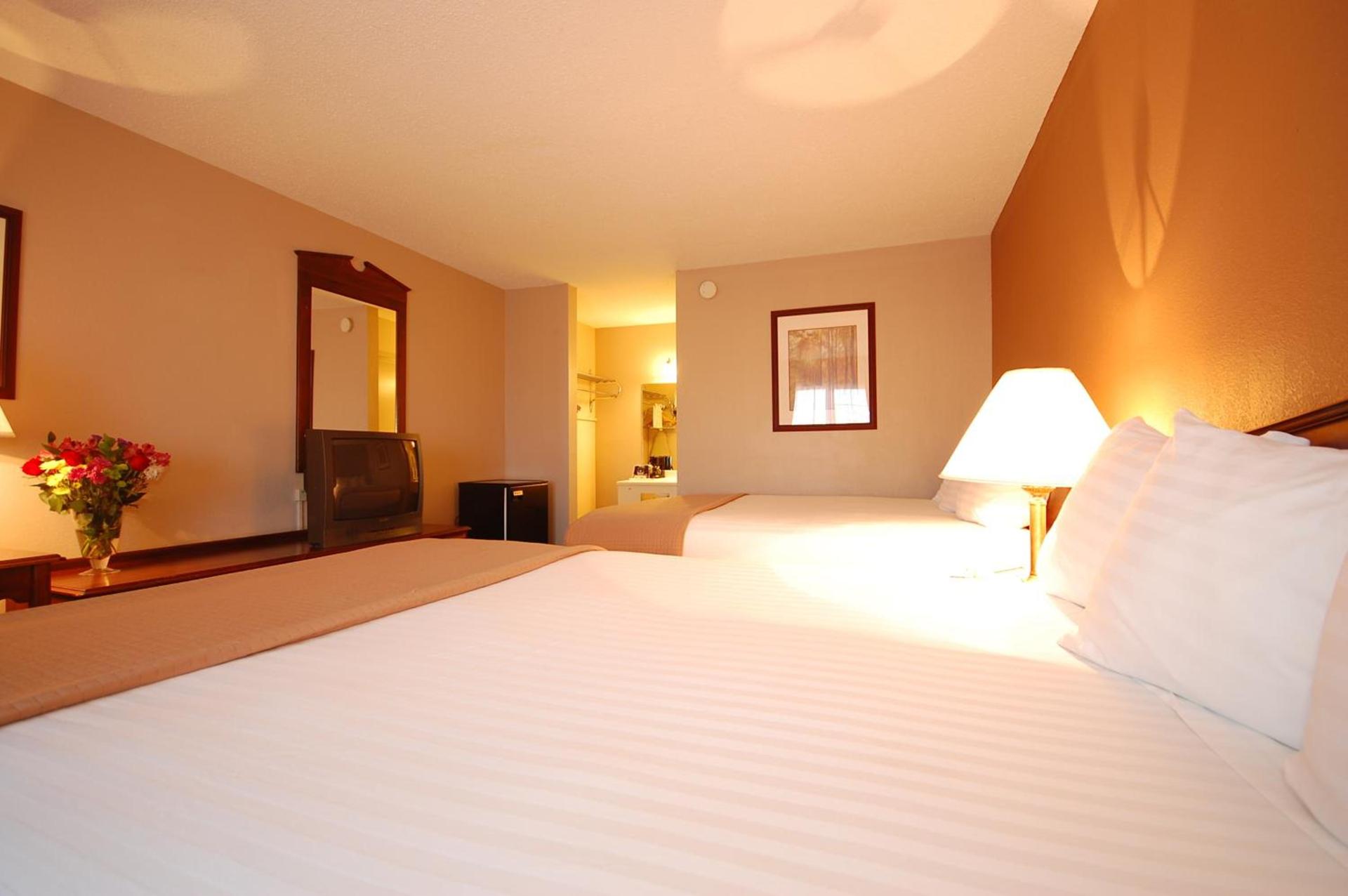 Magnuson Hotel Red Baron photo 15