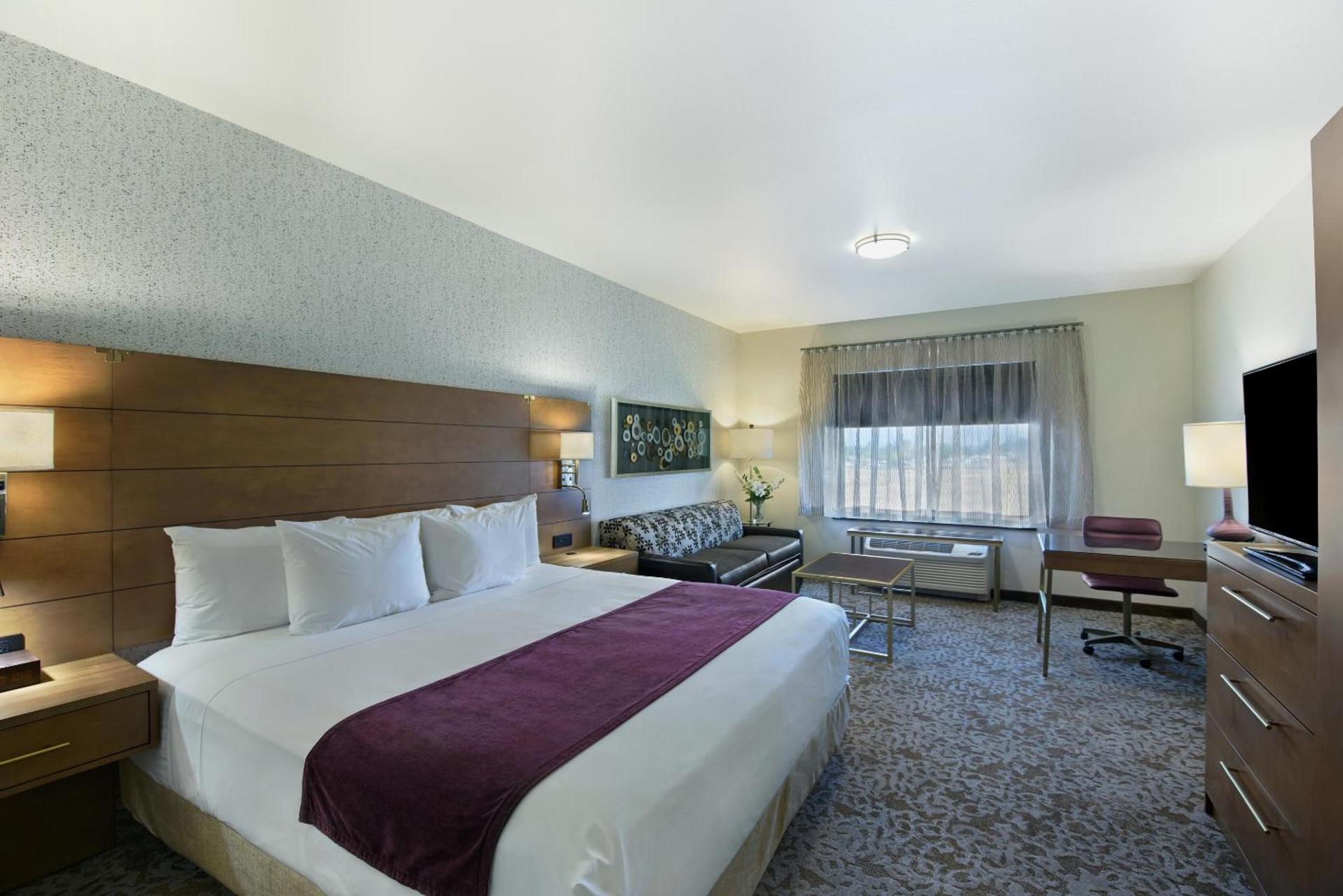 Oxford Suites Sonoma - Rohnert Park photo 3