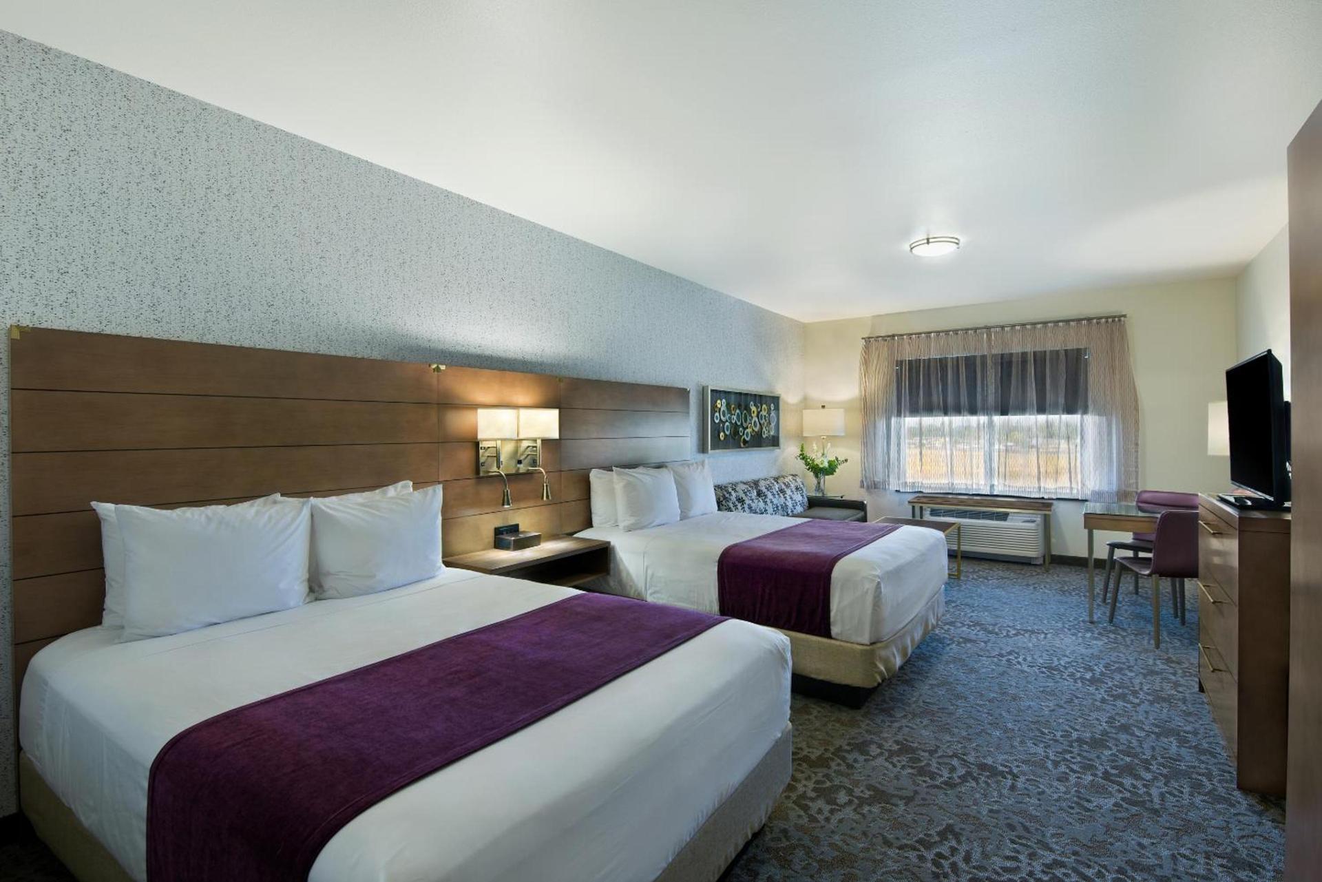 Oxford Suites Sonoma - Rohnert Park photo 4