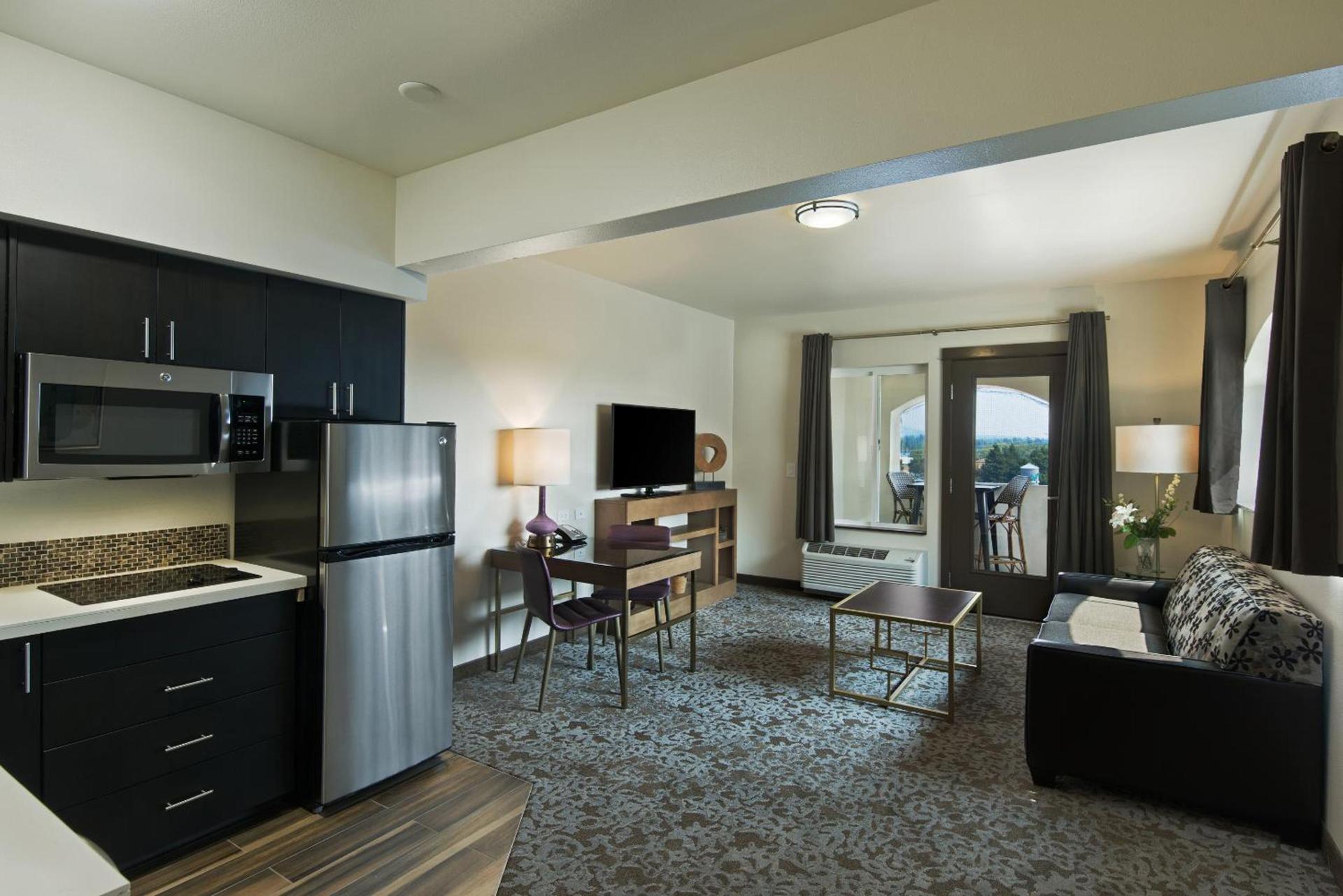 Oxford Suites Sonoma - Rohnert Park photo 12